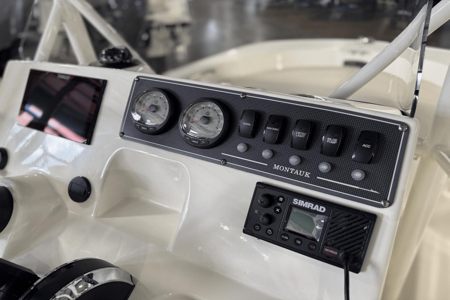 2025 Boston Whaler 190 Montauk Image Thumbnail #9