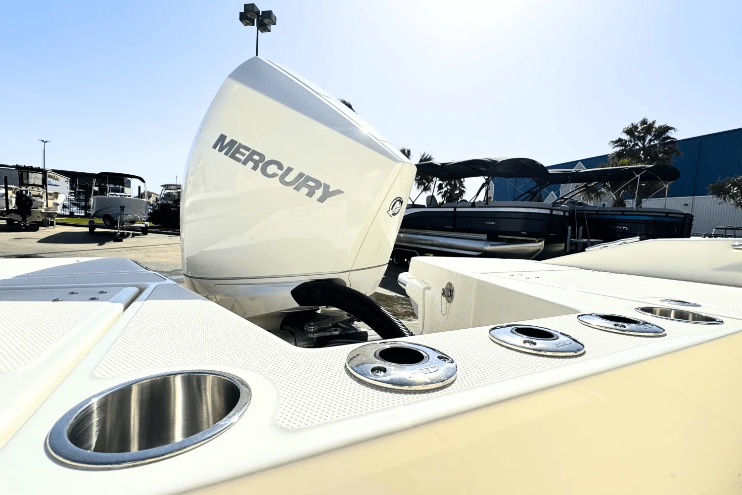 2025 Boston Whaler 220 Dauntless Image Thumbnail #19