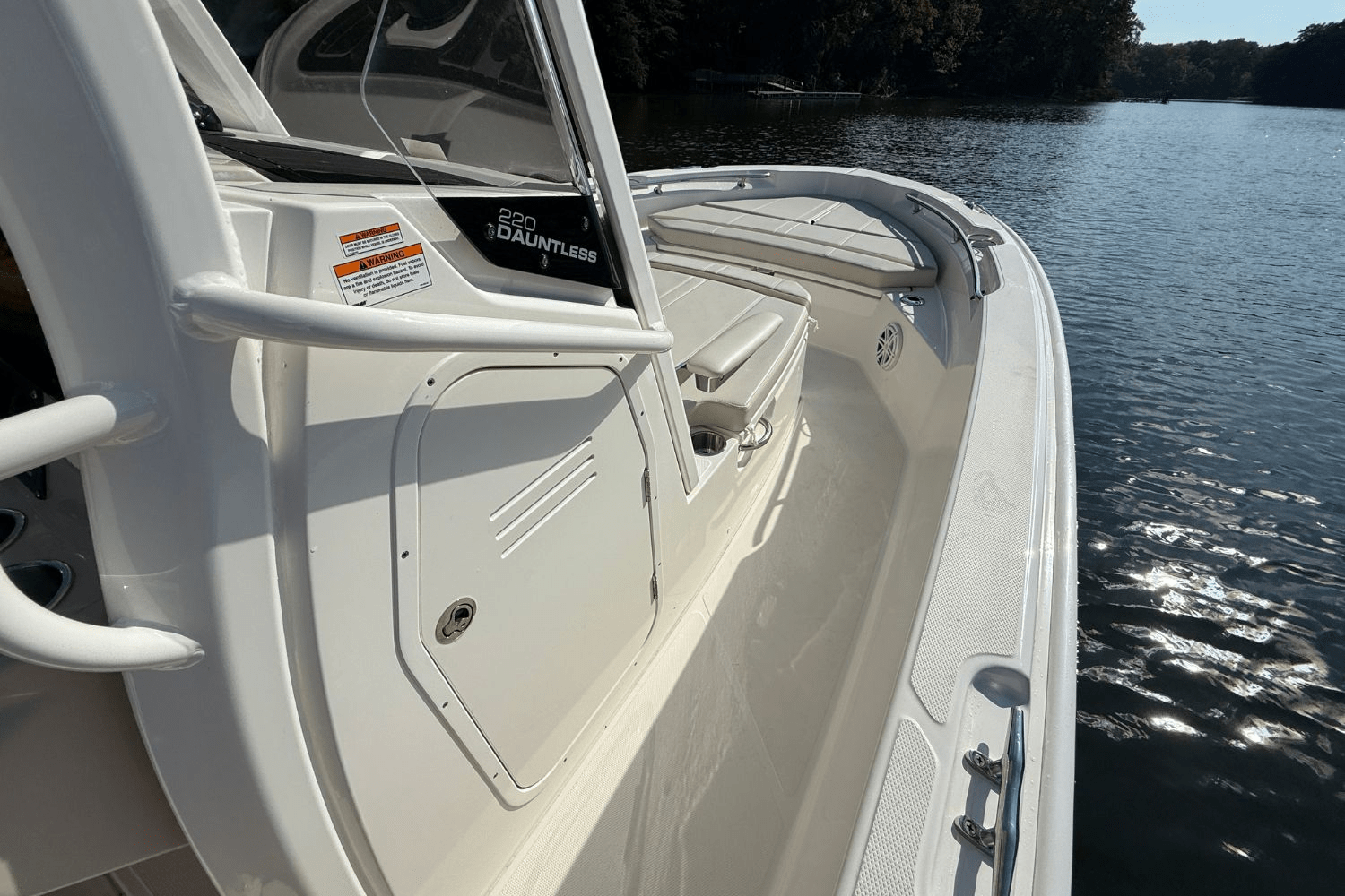 2025 Boston Whaler 220 Dauntless Image Thumbnail #19