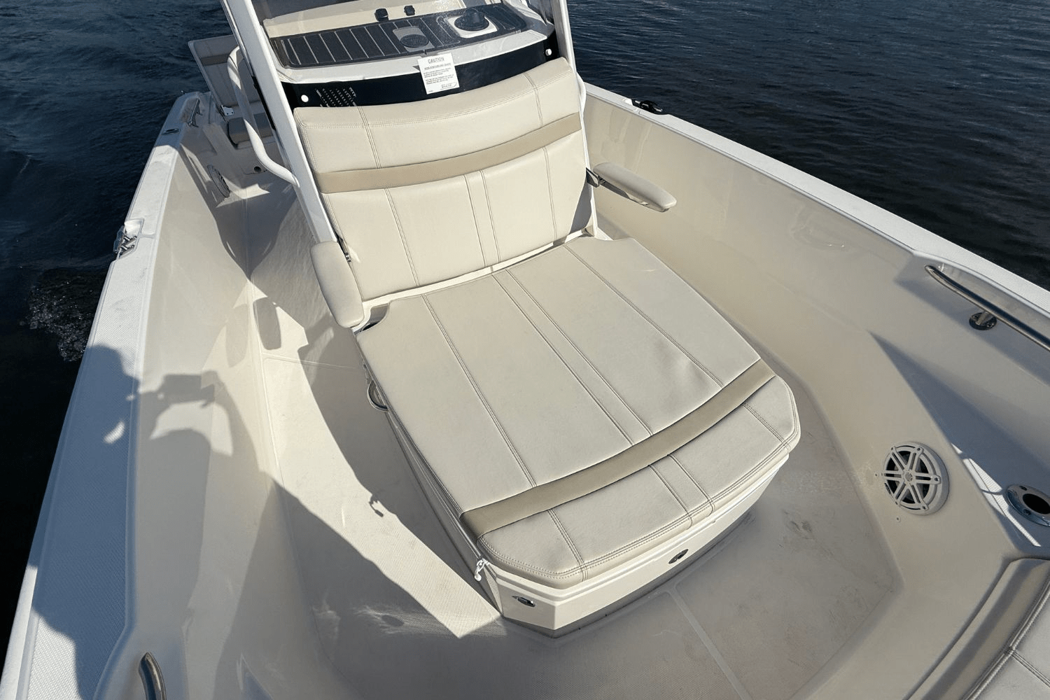 2025 Boston Whaler 220 Dauntless Image Thumbnail #23