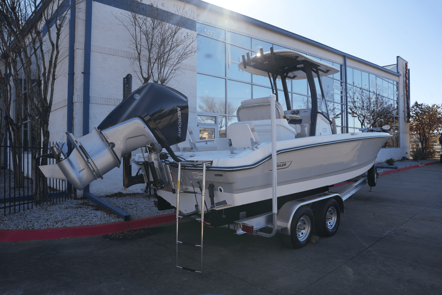 2025 Boston Whaler 250 Dauntless Image Thumbnail #2