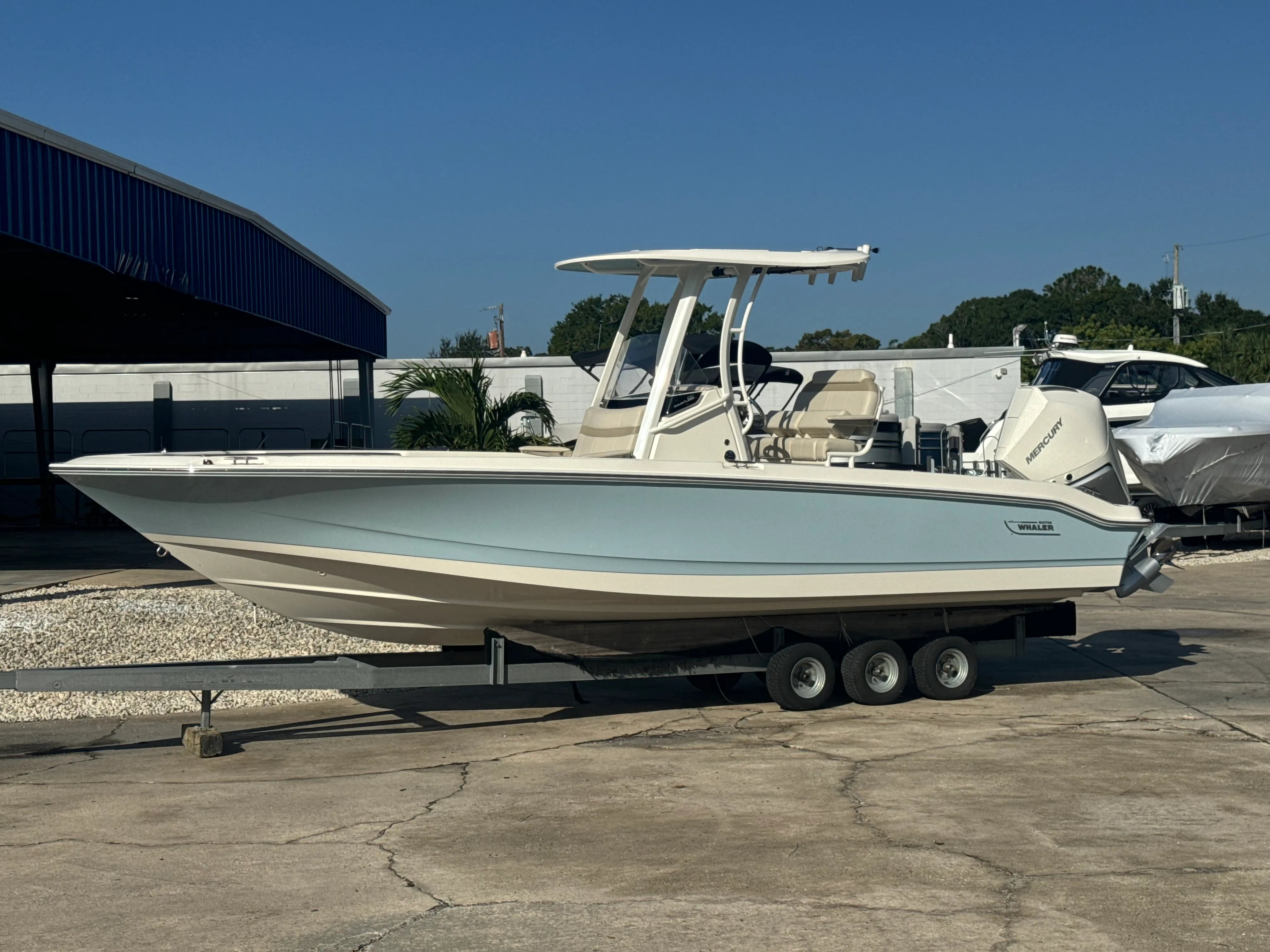 2025 Boston Whaler 250 Dauntless Image Thumbnail #0