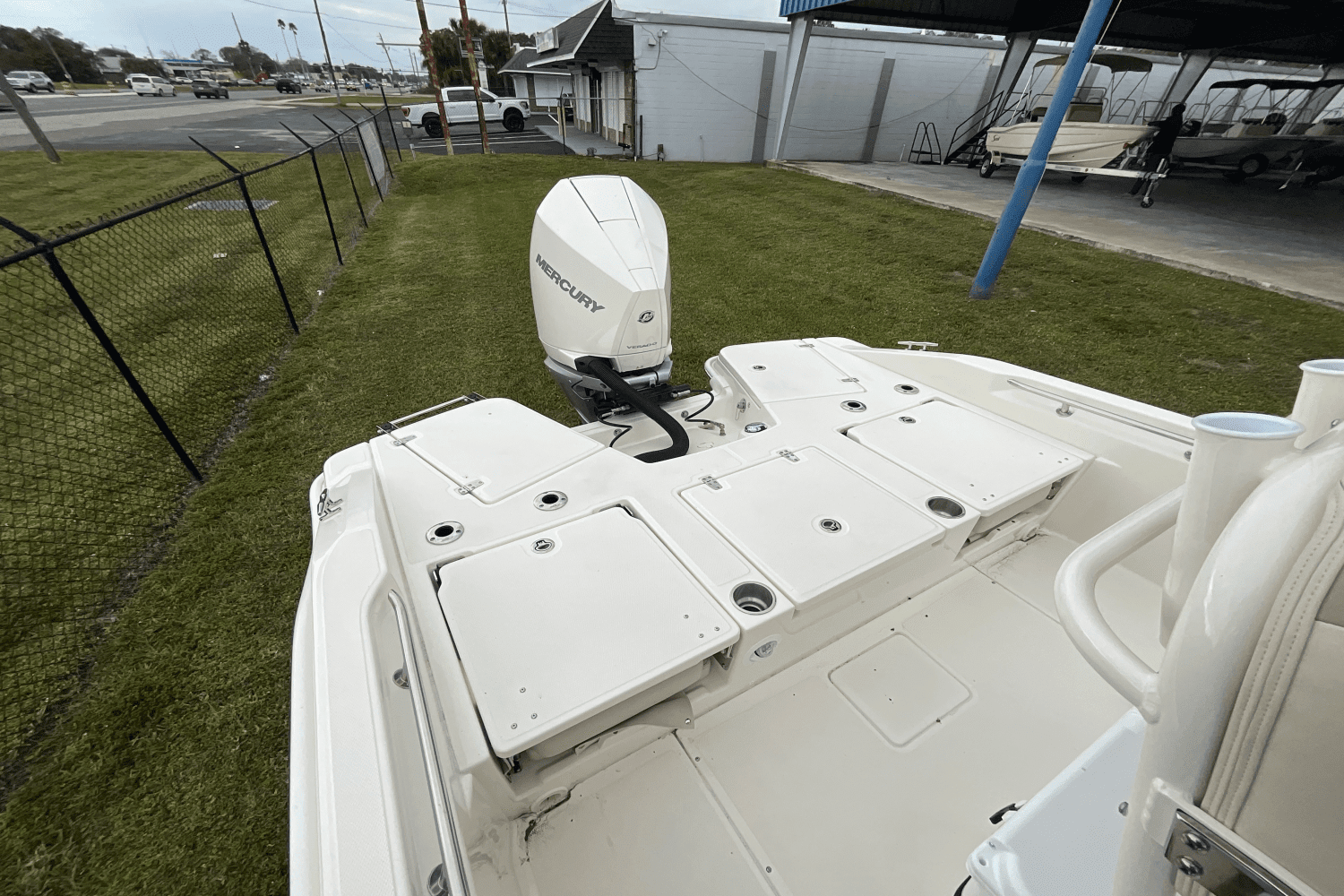 2025 Boston Whaler 250 Dauntless Image Thumbnail #9