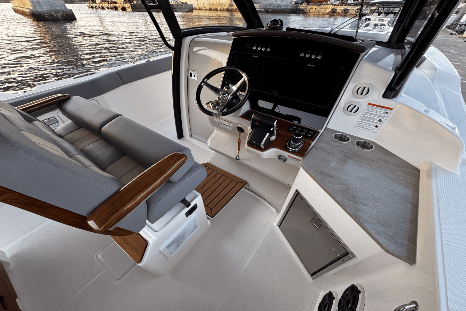 2025 Boston Whaler 350 Realm Image Thumbnail #13