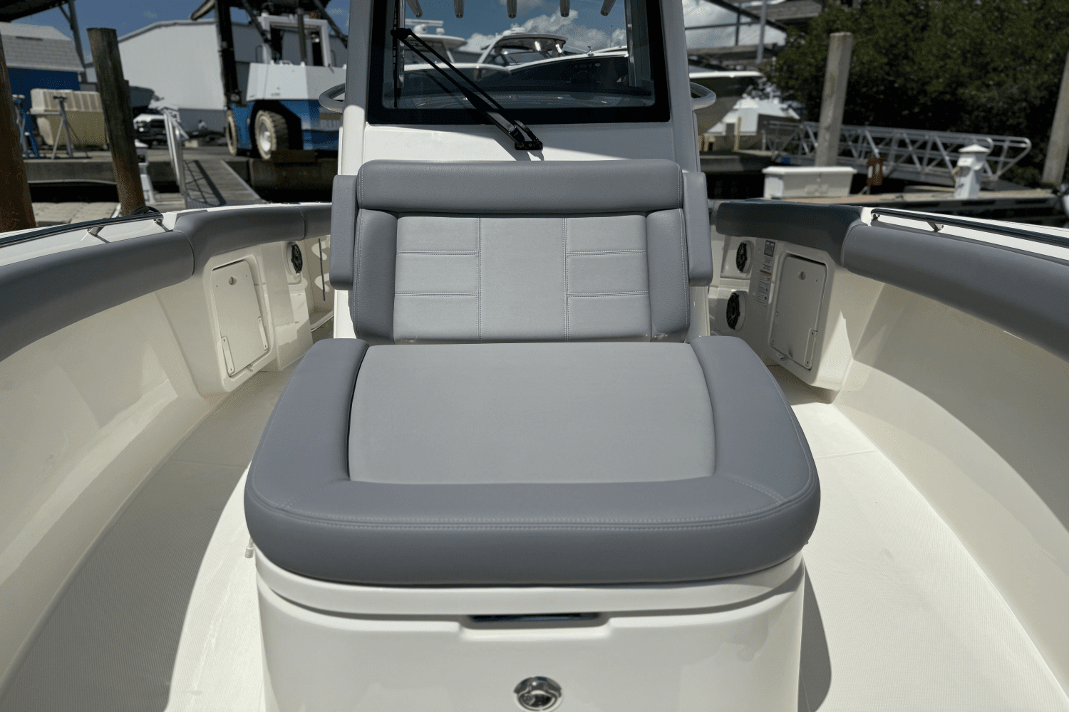 2025 Boston Whaler 280 Outrage Image Thumbnail #28