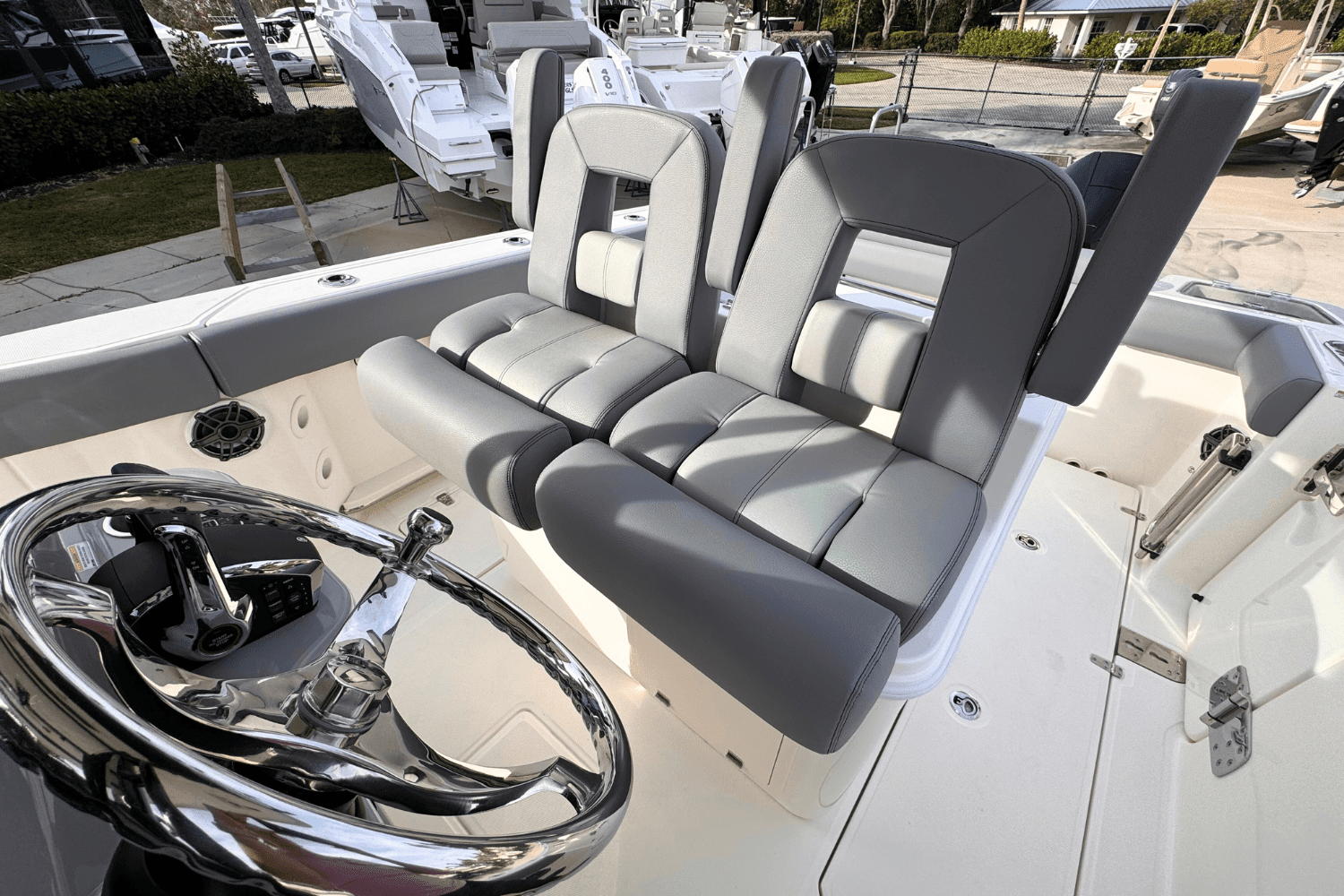 2025 Boston Whaler 280 Outrage Image Thumbnail #10