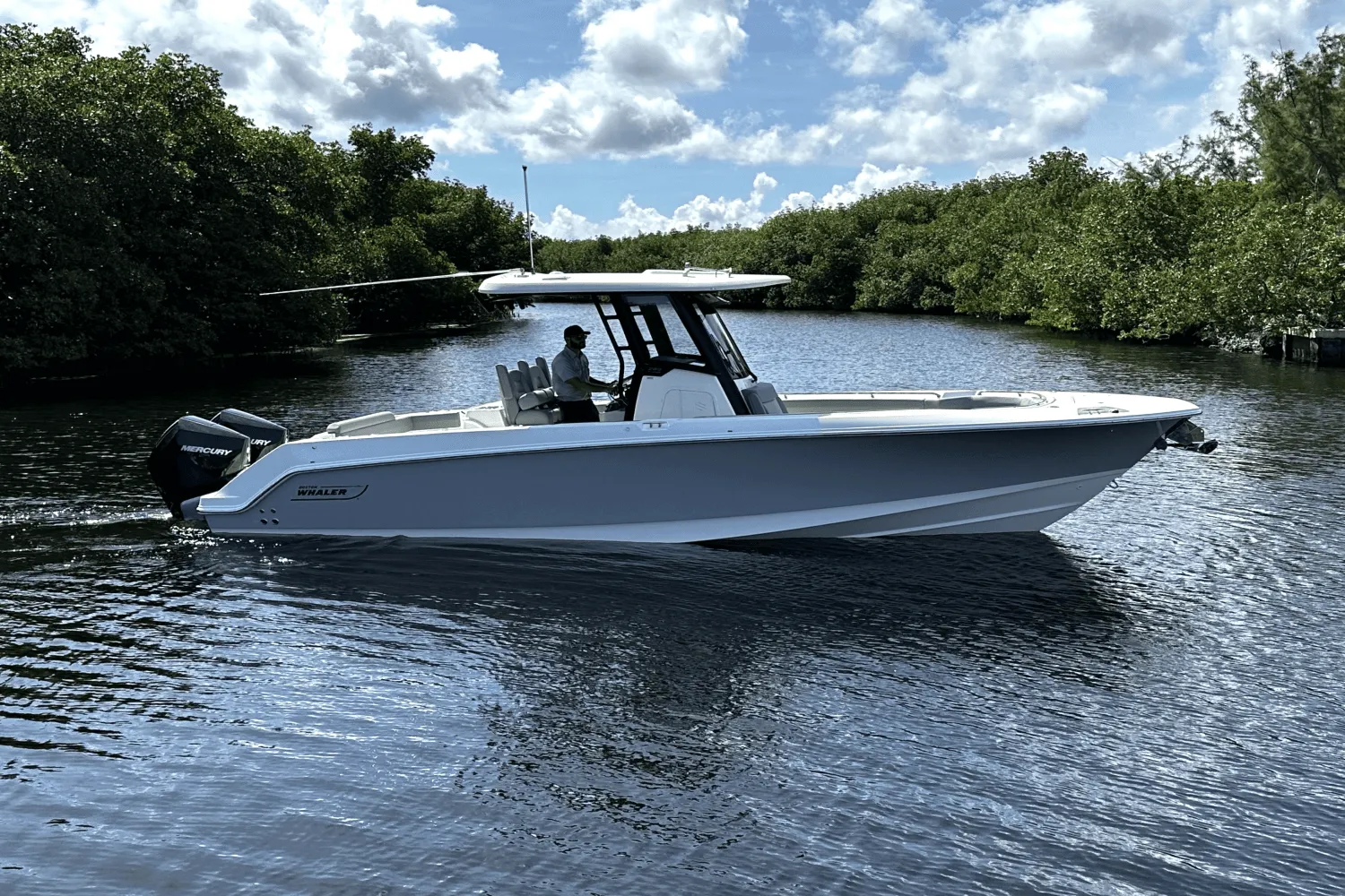 2025 Boston Whaler 280 Outrage Image Thumbnail #6