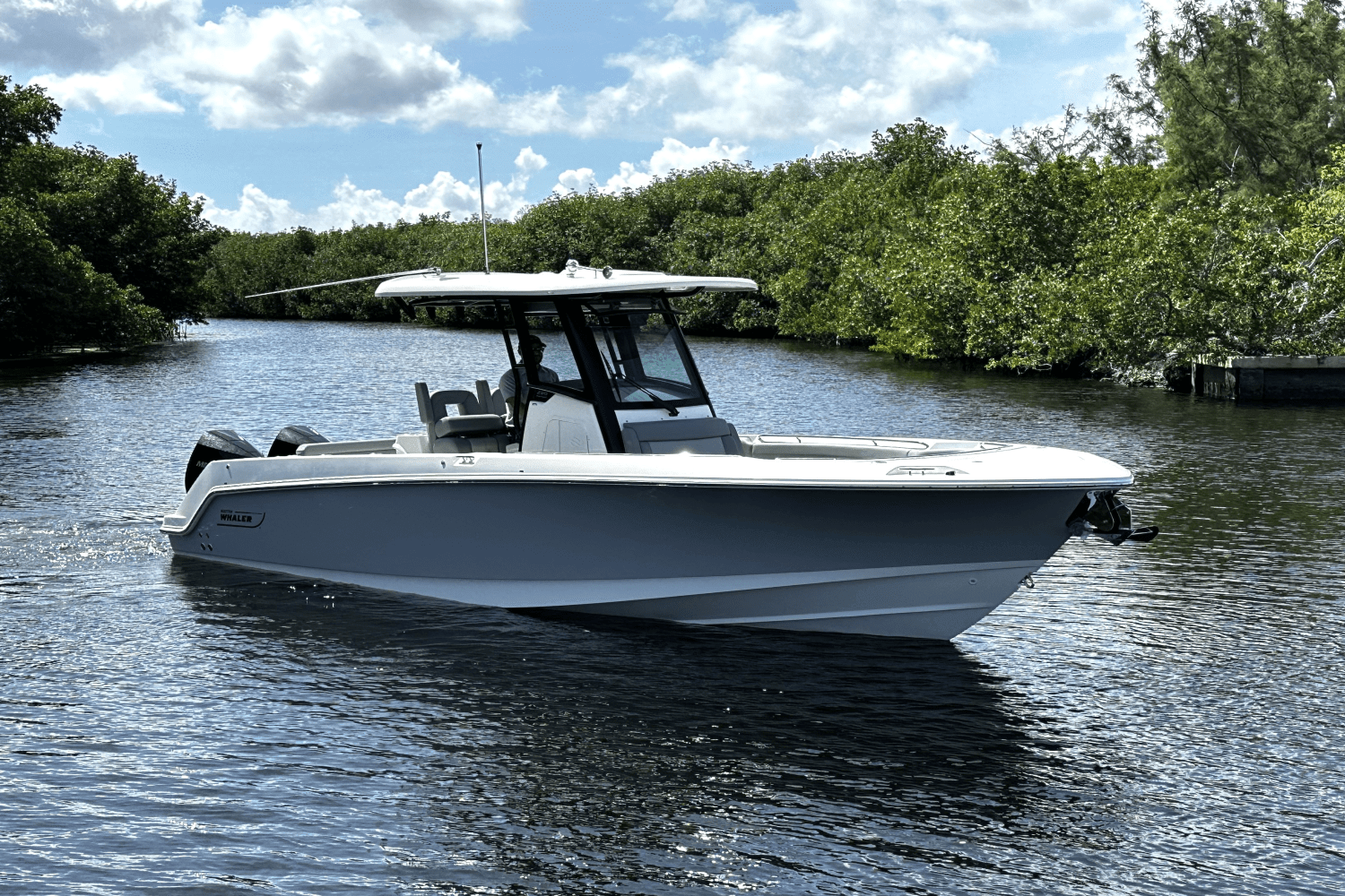 Thumbnail 3 for 2025 Boston Whaler 280 Outrage