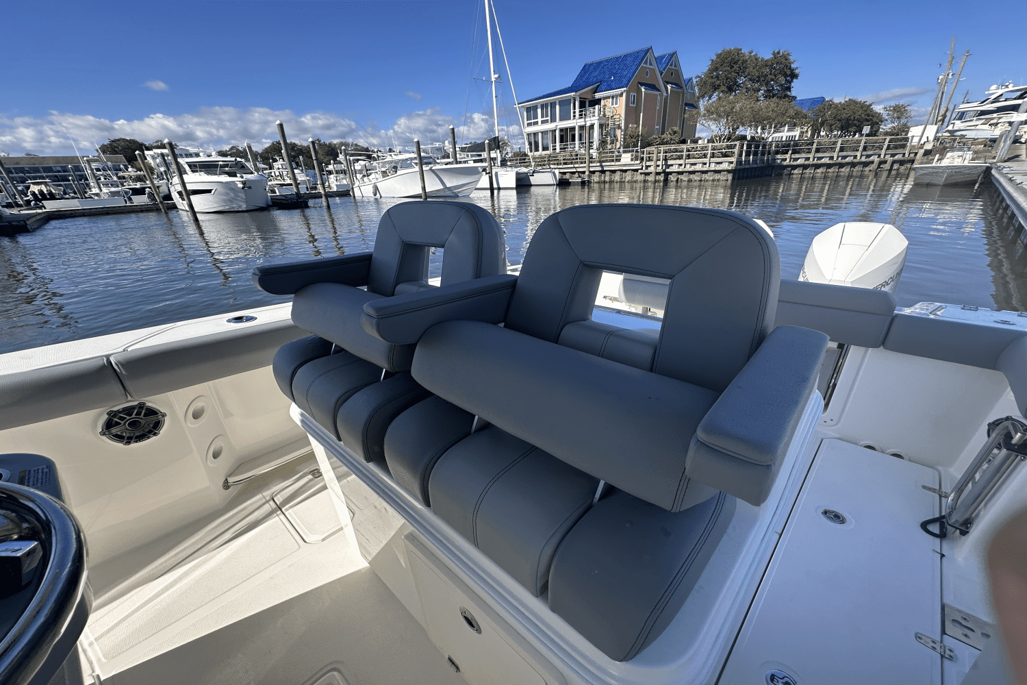 2025 Boston Whaler 280 Outrage Image Thumbnail #24