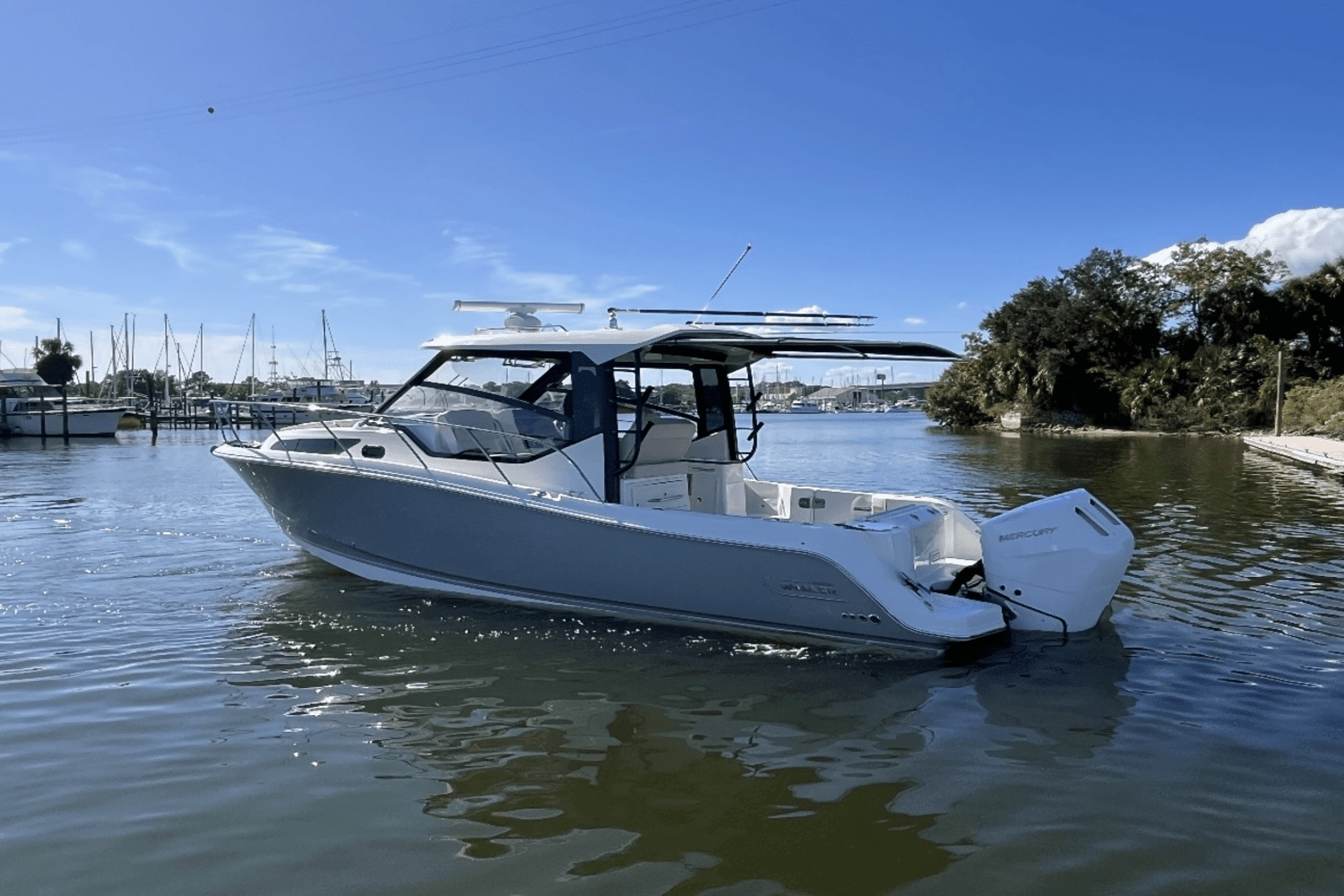 2025 Boston Whaler 325 Conquest Image Thumbnail #2