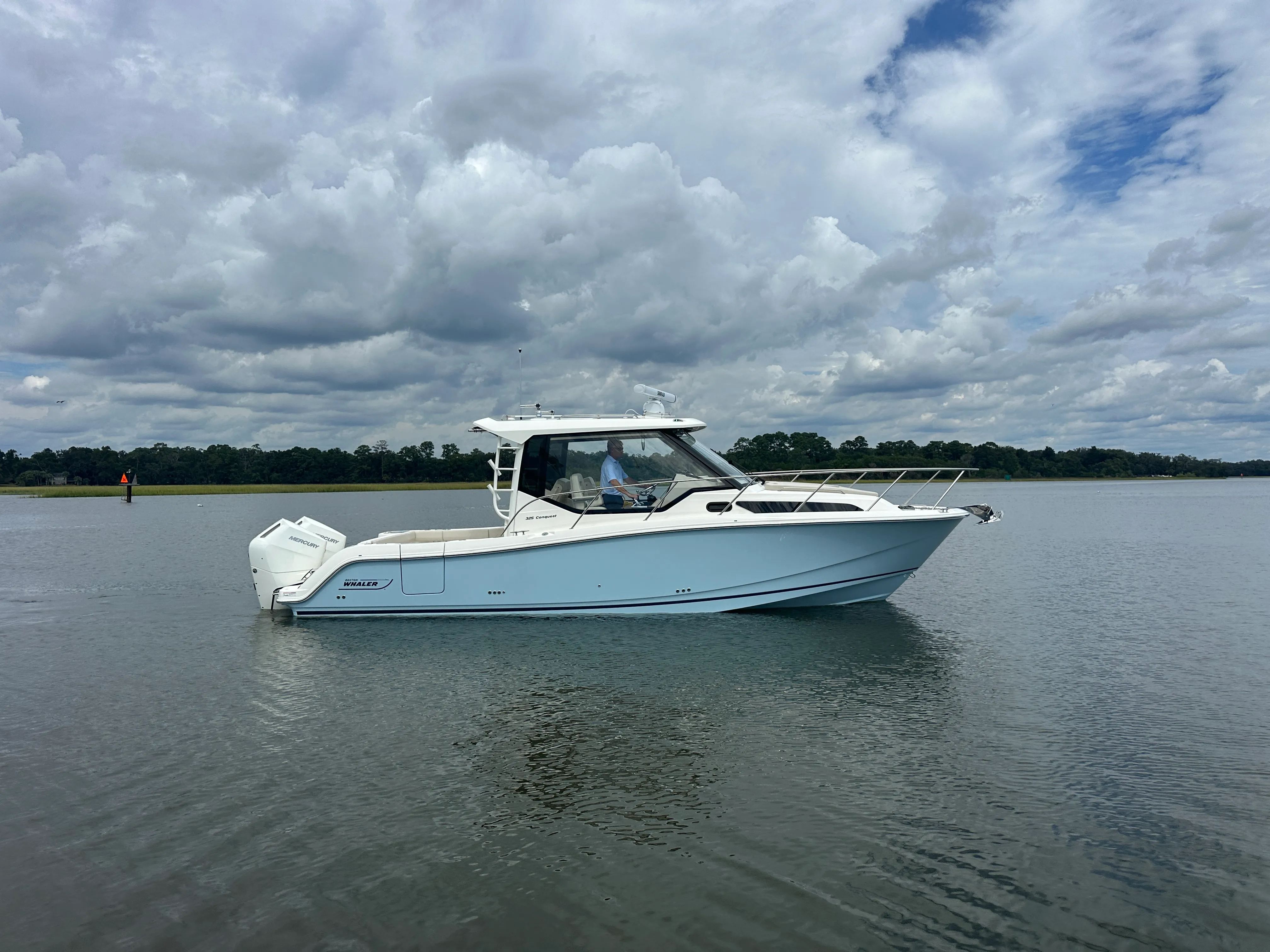 2025 Boston Whaler 325 Conquest Image Thumbnail #0