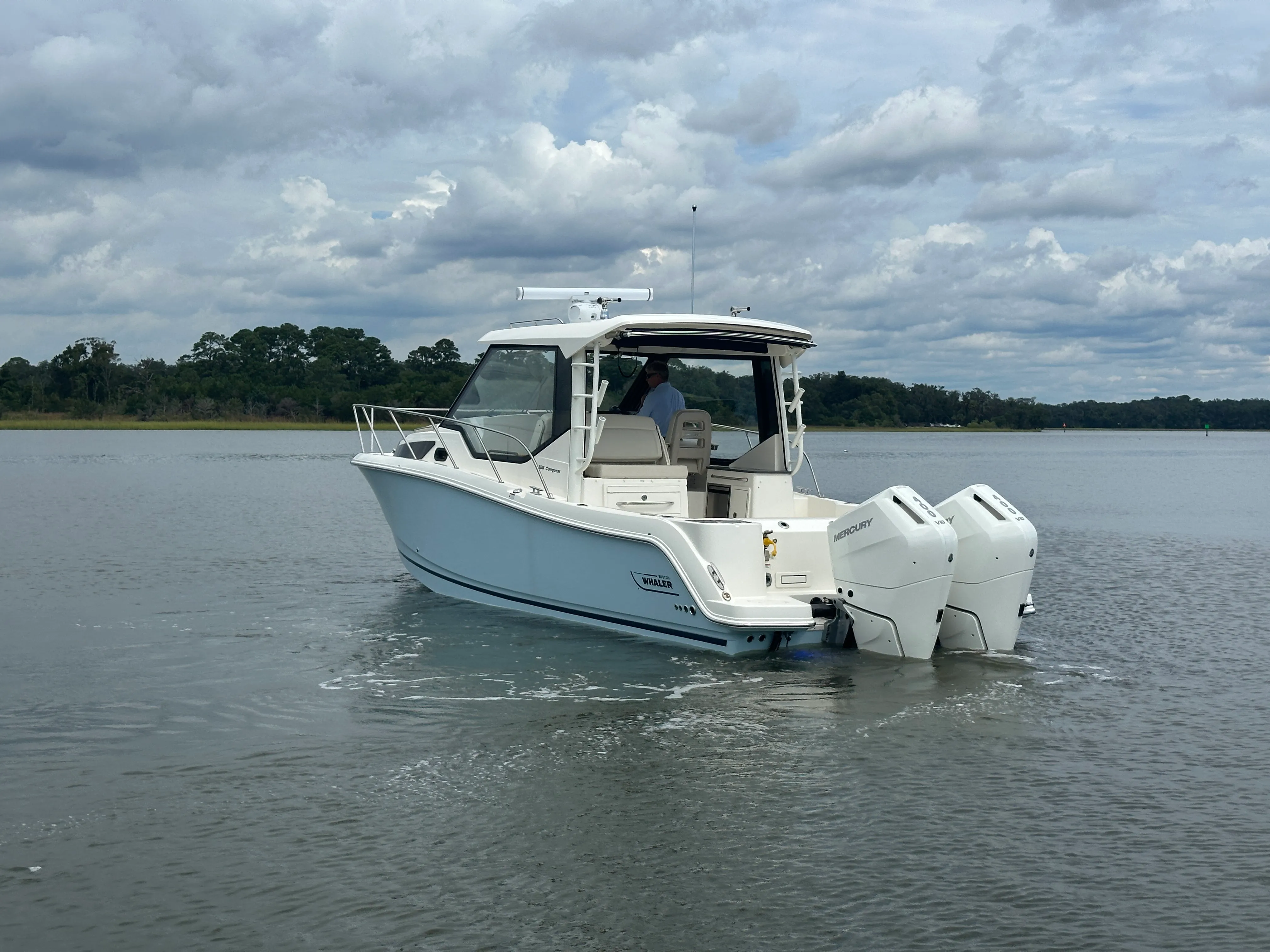 2025 Boston Whaler 325 Conquest Image Thumbnail #4
