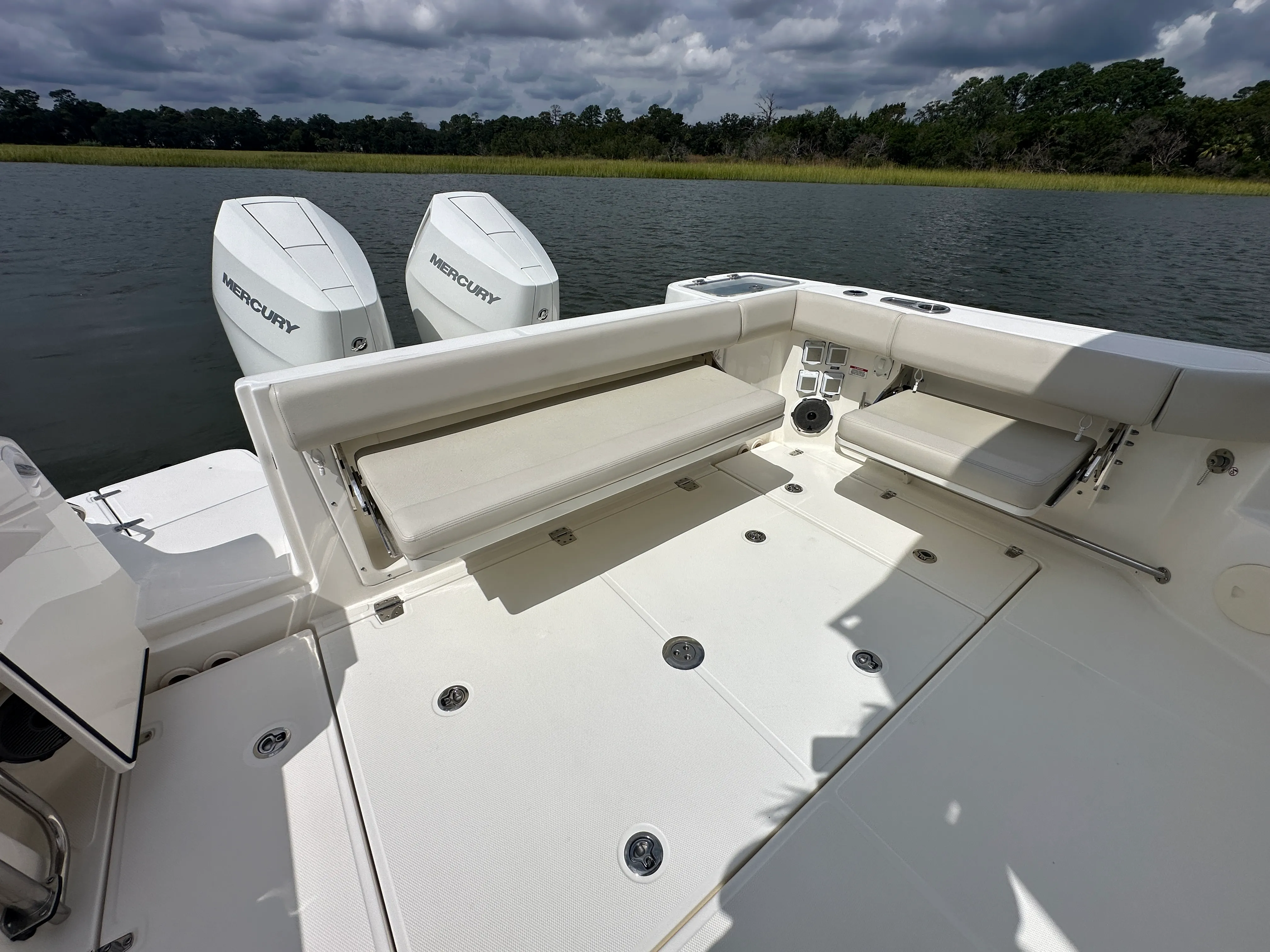 2025 Boston Whaler 325 Conquest Image Thumbnail #21