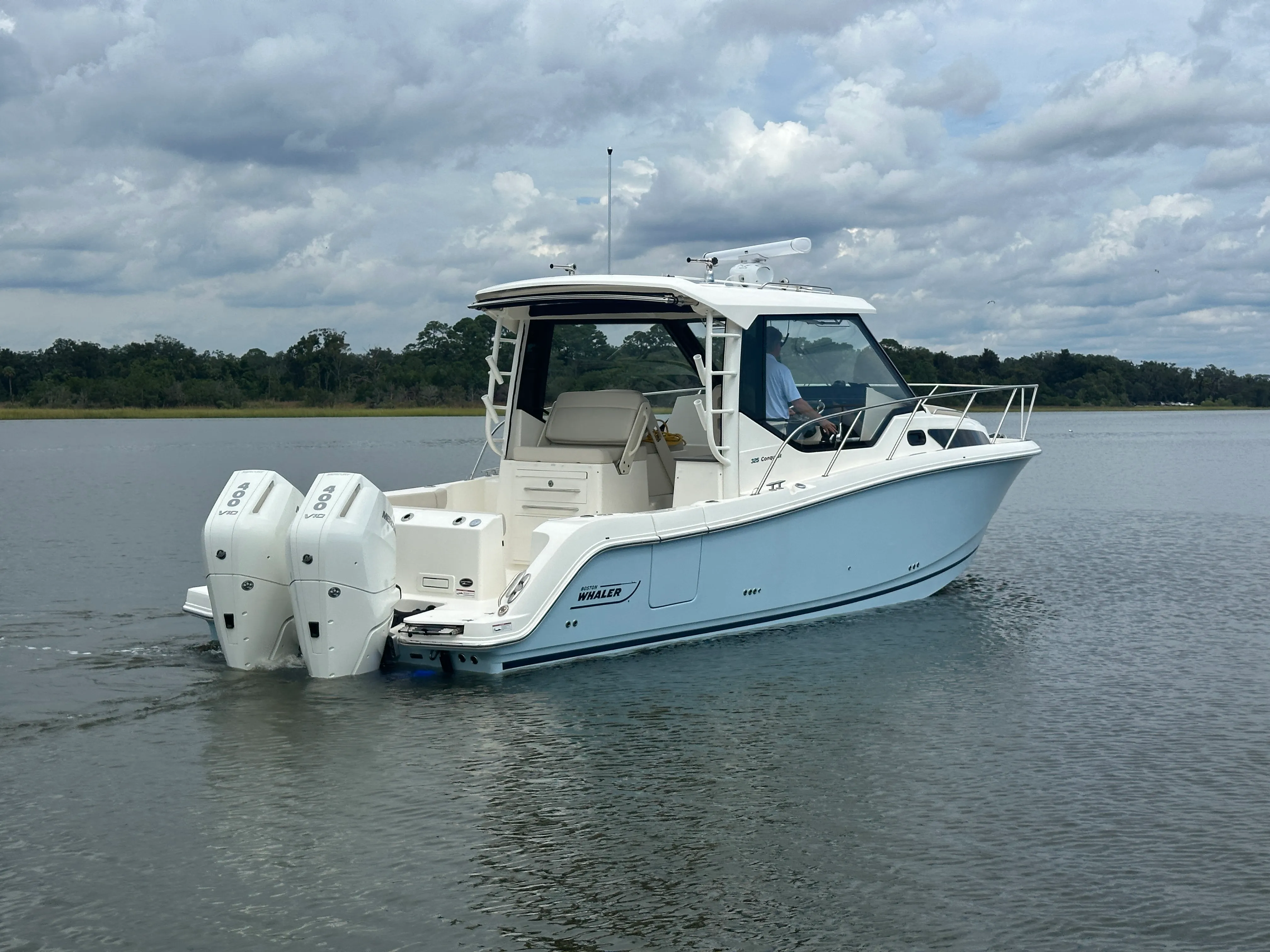 2025 Boston Whaler 325 Conquest Image Thumbnail #2