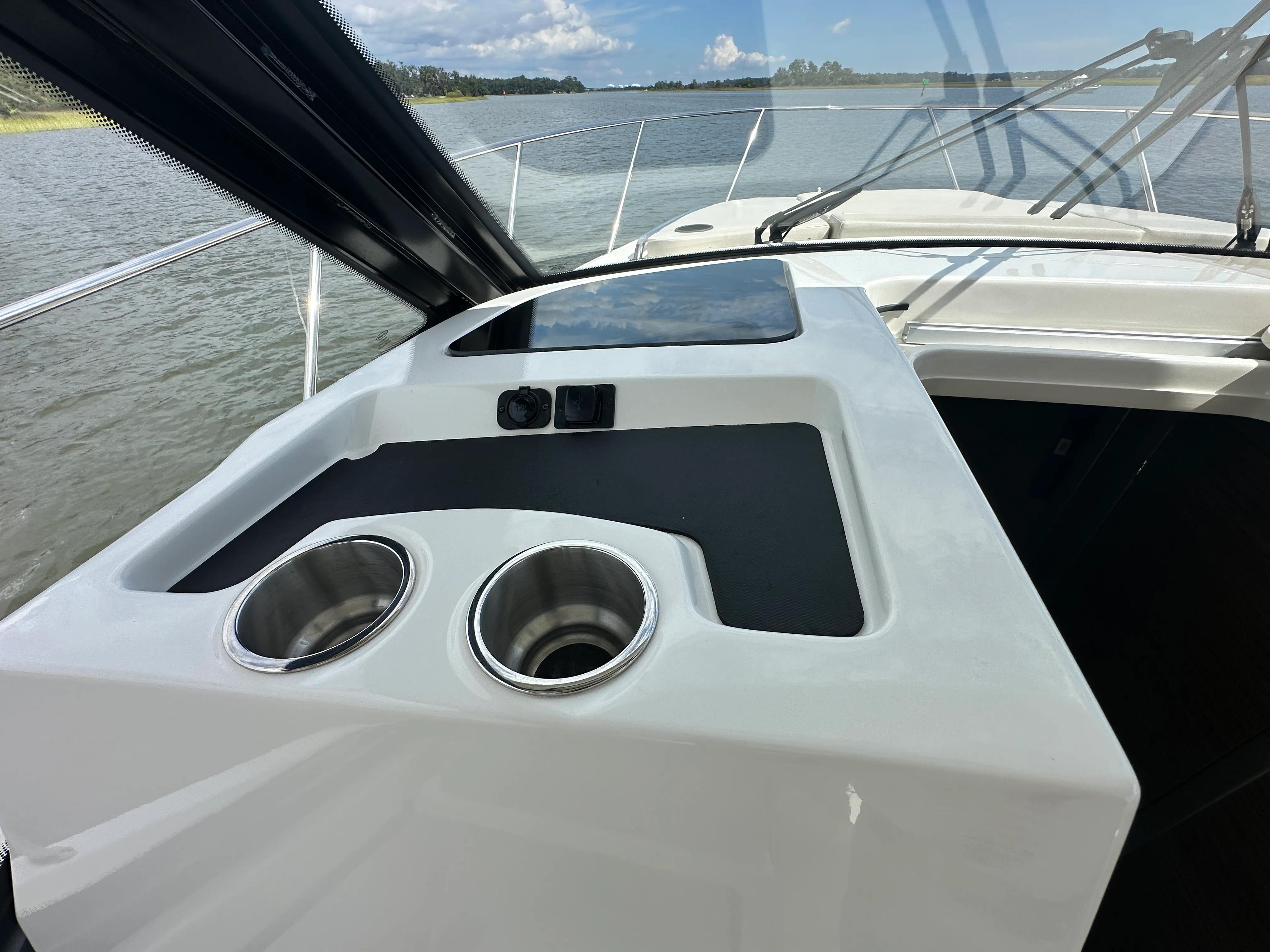 2025 Boston Whaler 325 Conquest Image Thumbnail #27