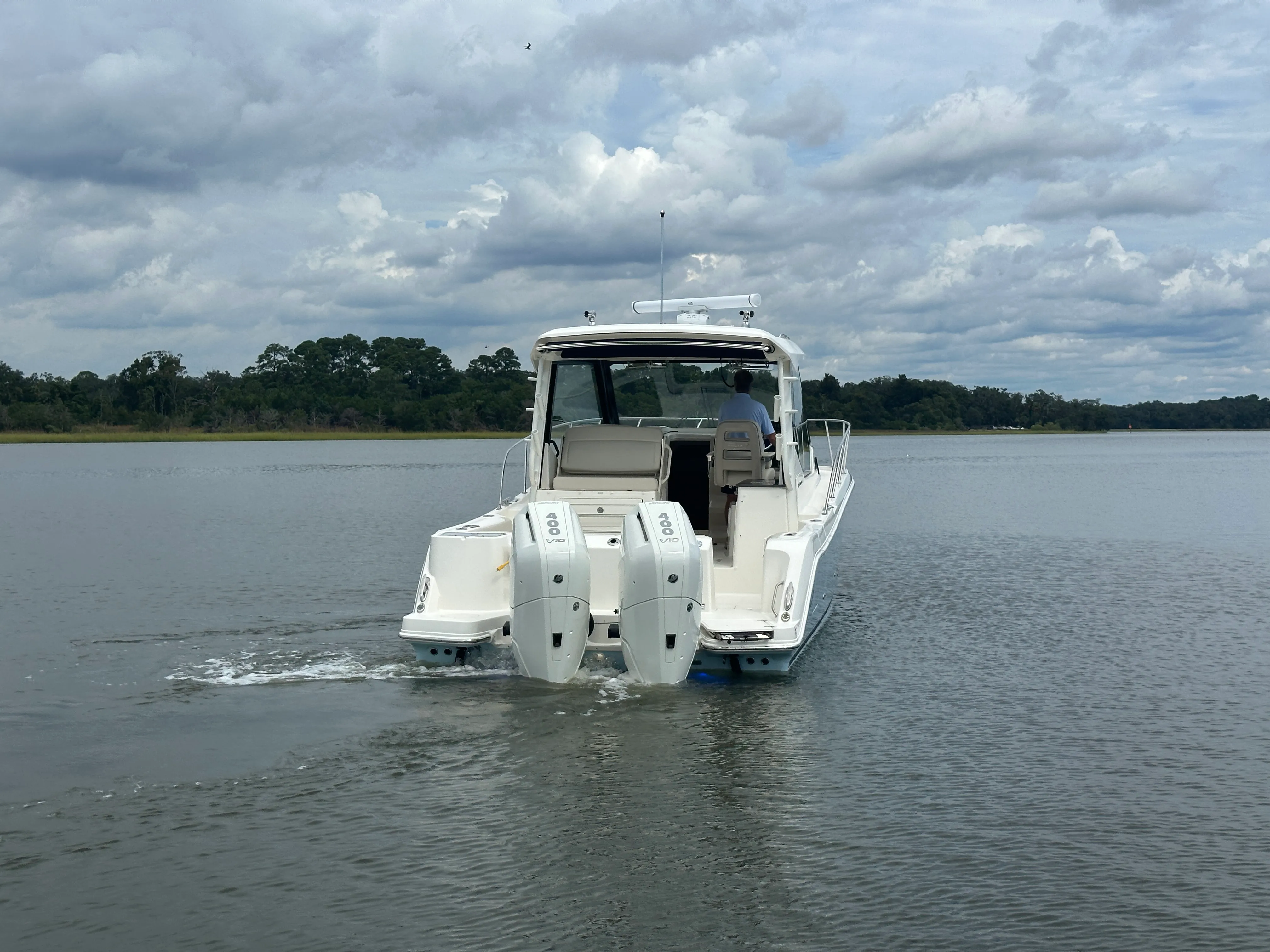 2025 Boston Whaler 325 Conquest Image Thumbnail #3