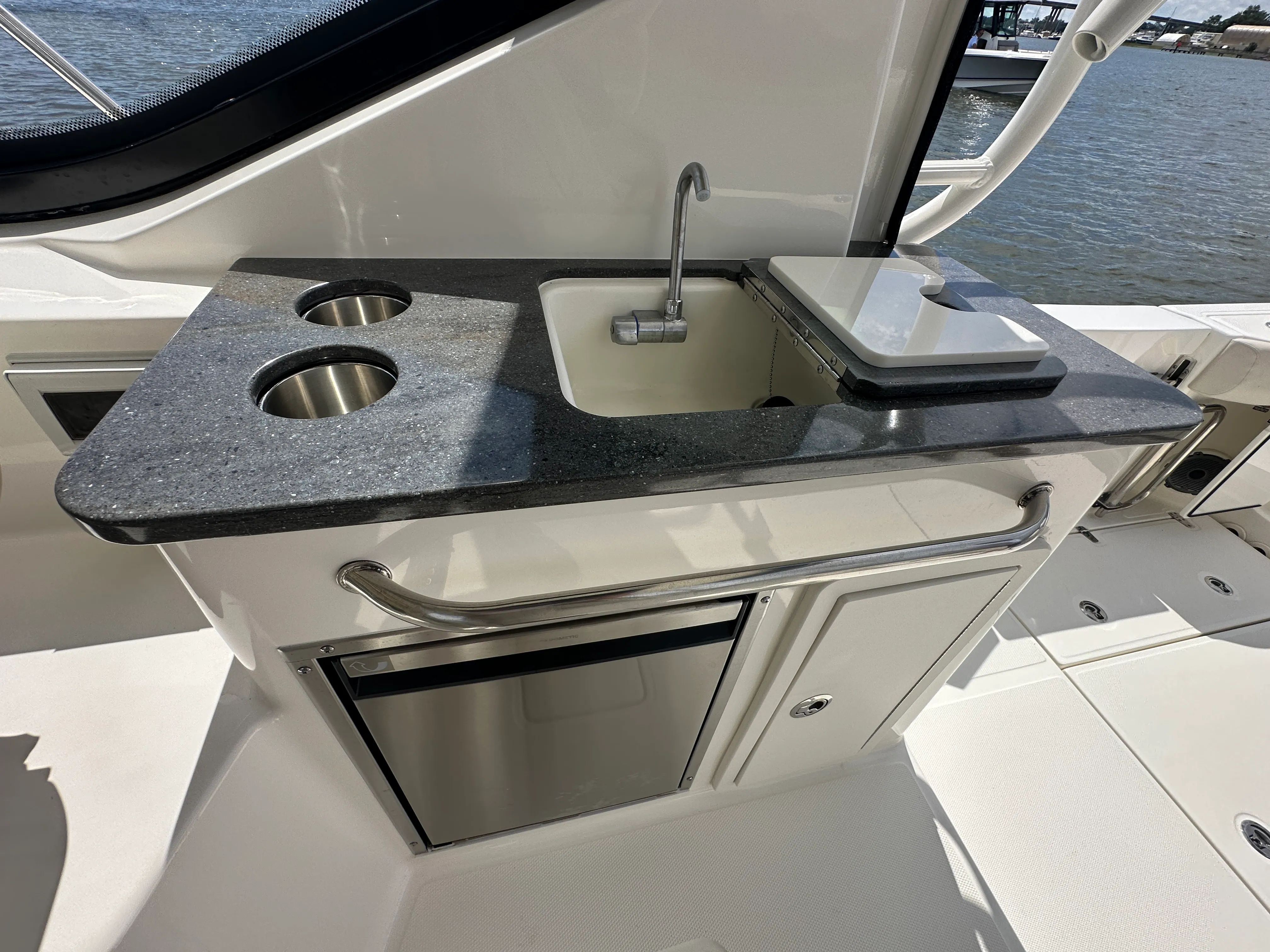 2025 Boston Whaler 325 Conquest Image Thumbnail #25