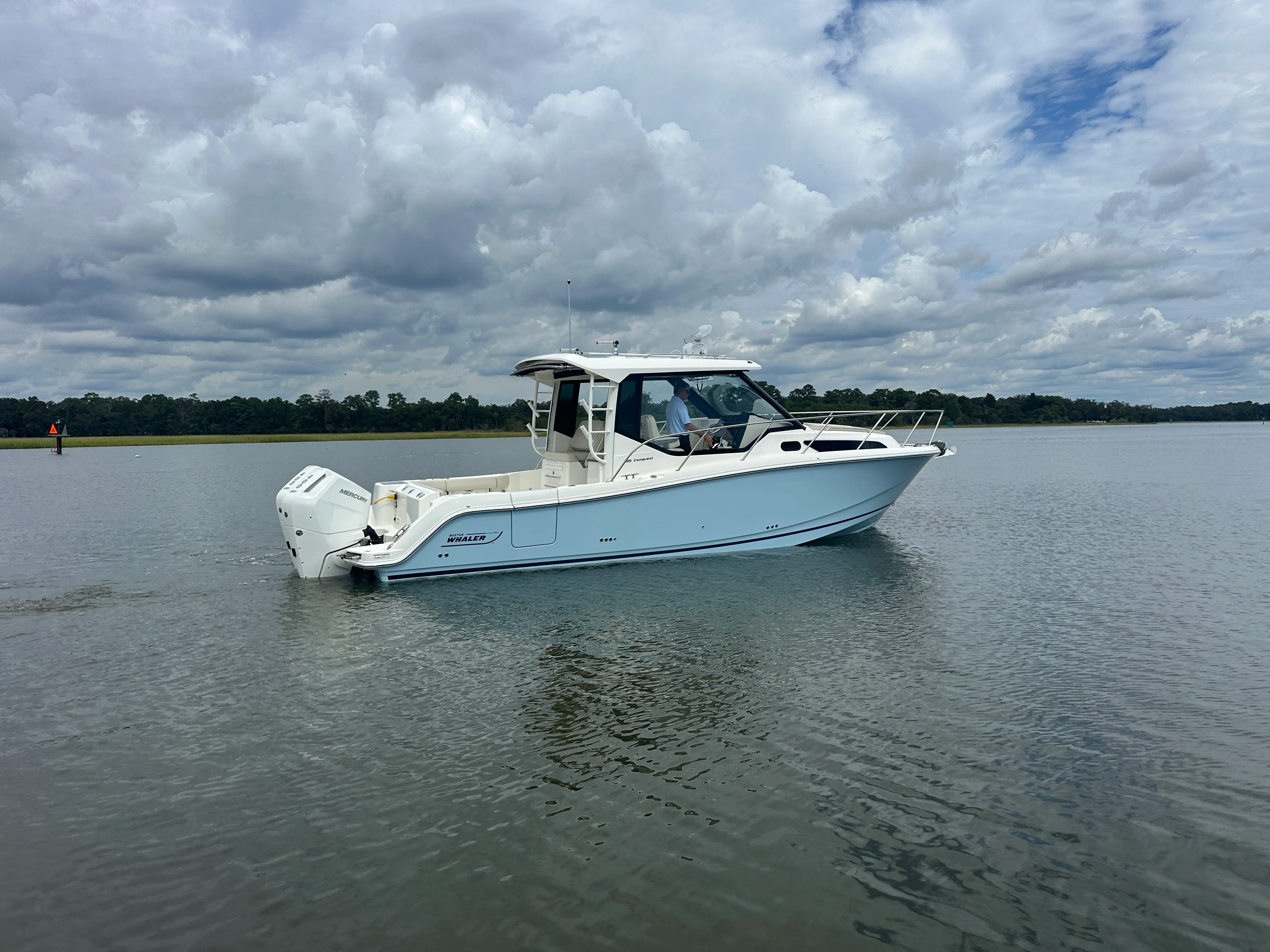 2025 Boston Whaler 325 Conquest Image Thumbnail #1