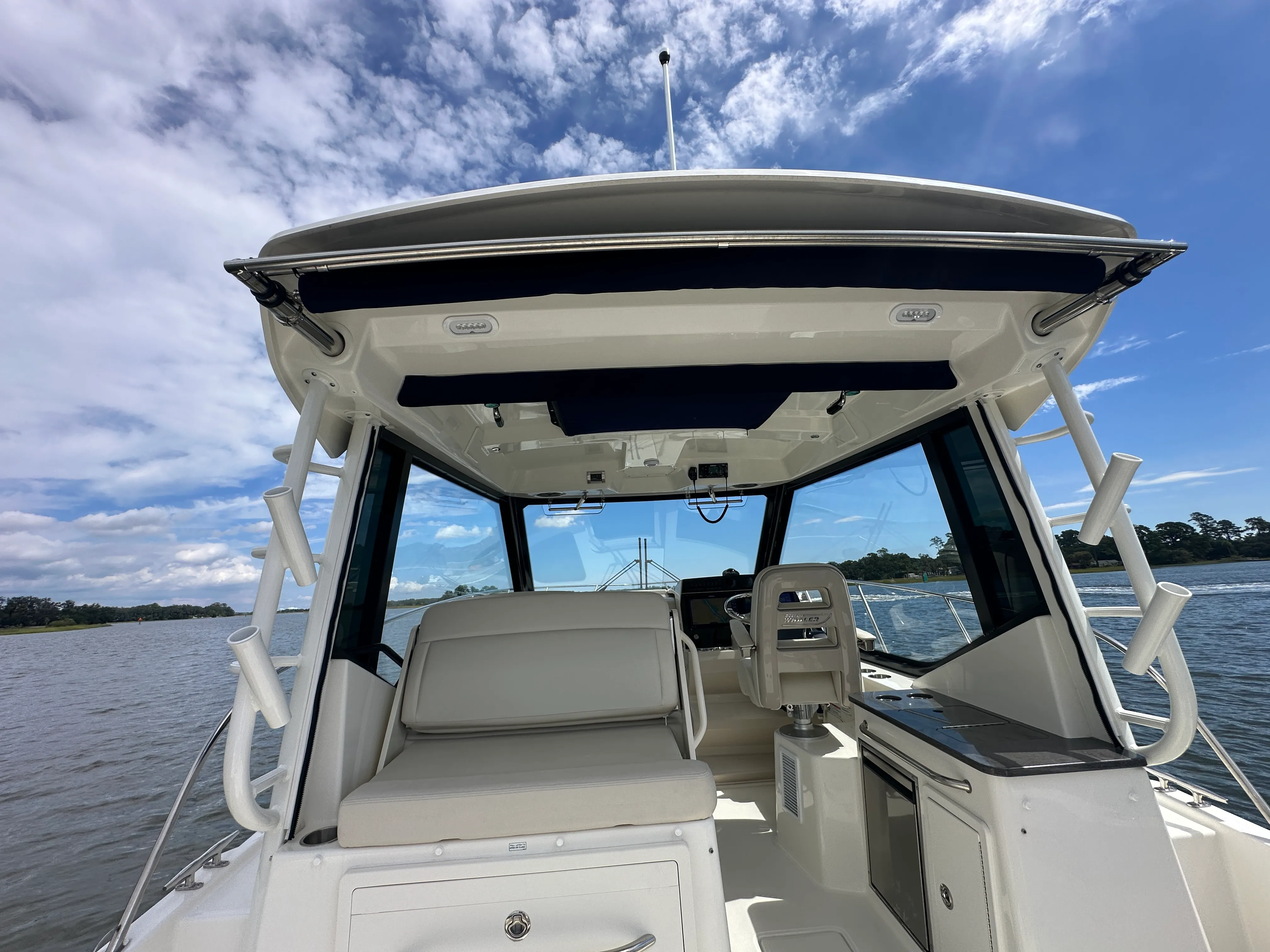 2025 Boston Whaler 325 Conquest Image Thumbnail #37