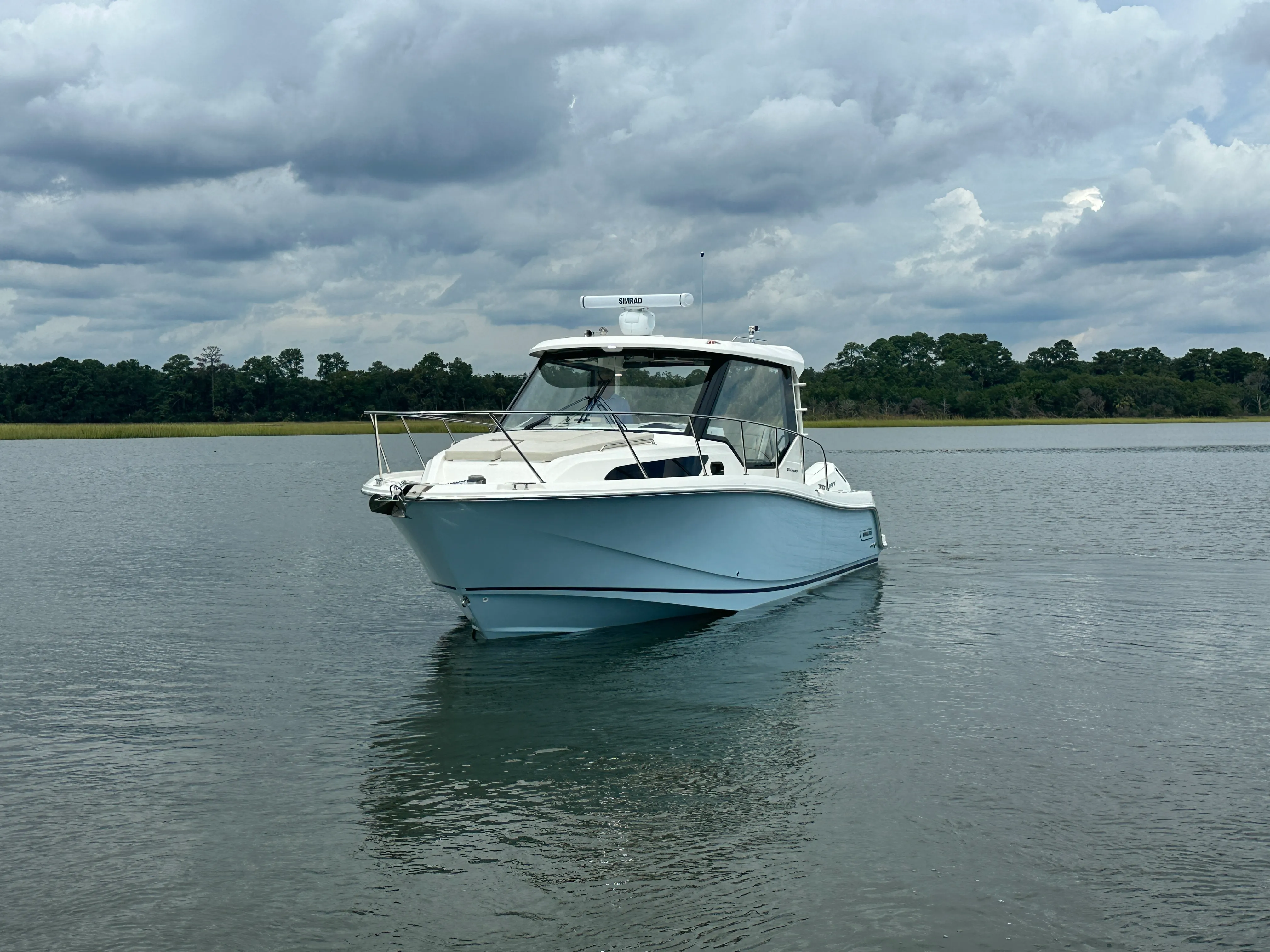 2025 Boston Whaler 325 Conquest Image Thumbnail #9