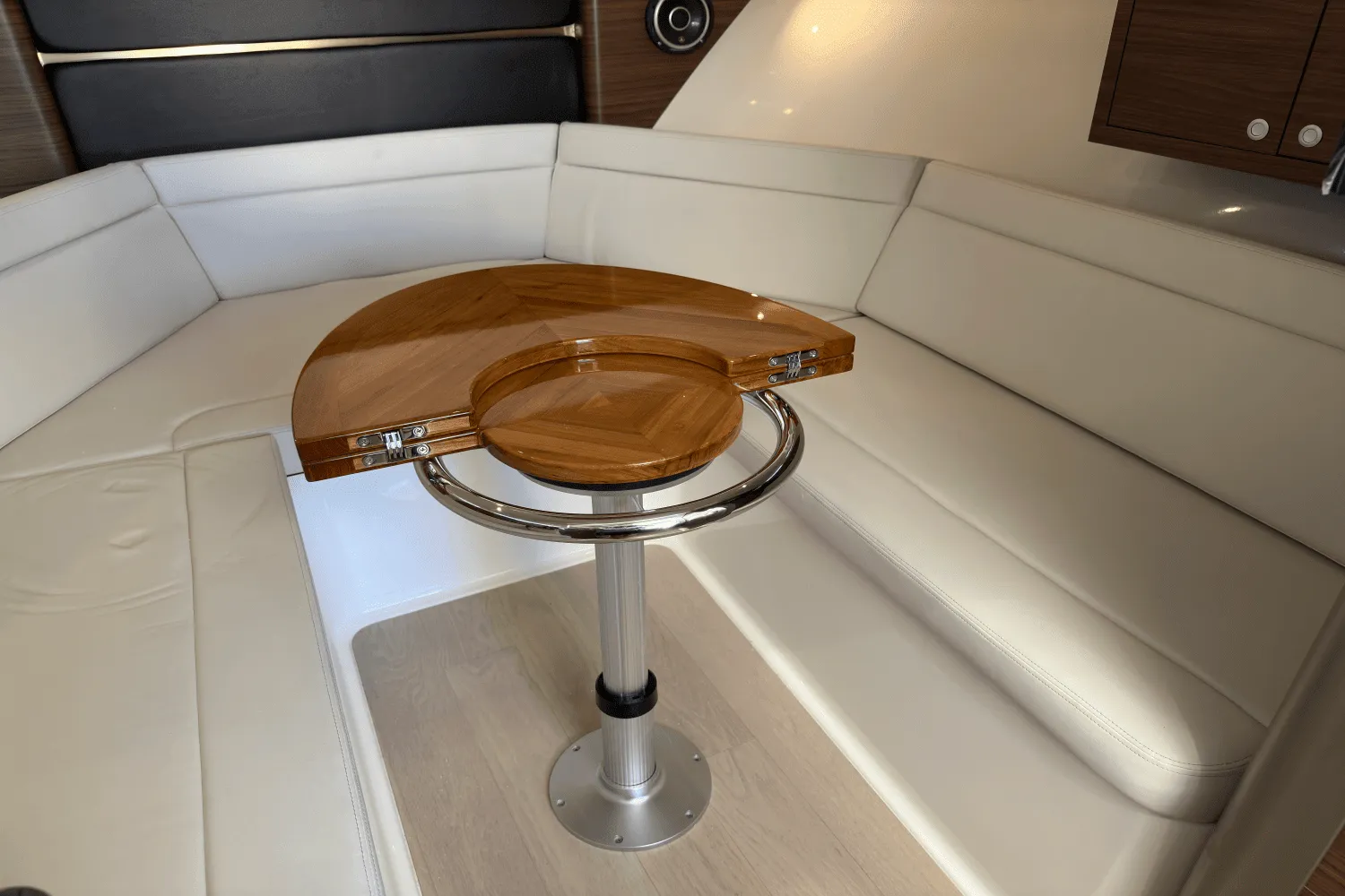2025 Boston Whaler 325 Conquest Image Thumbnail #18