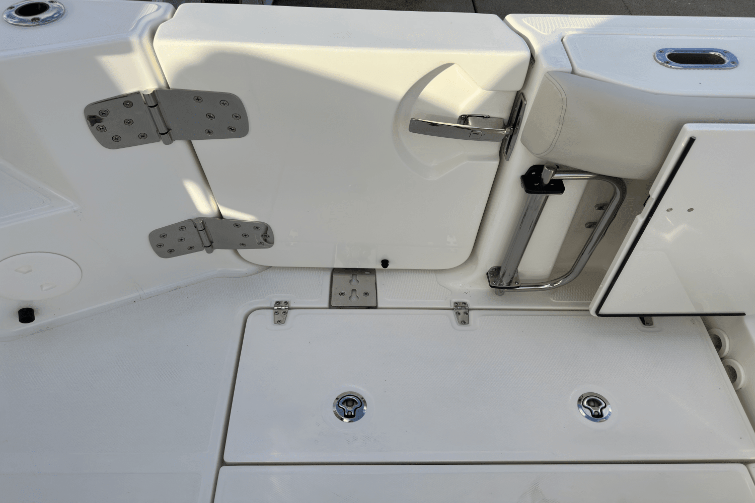 2025 Boston Whaler 325 Conquest Image Thumbnail #8