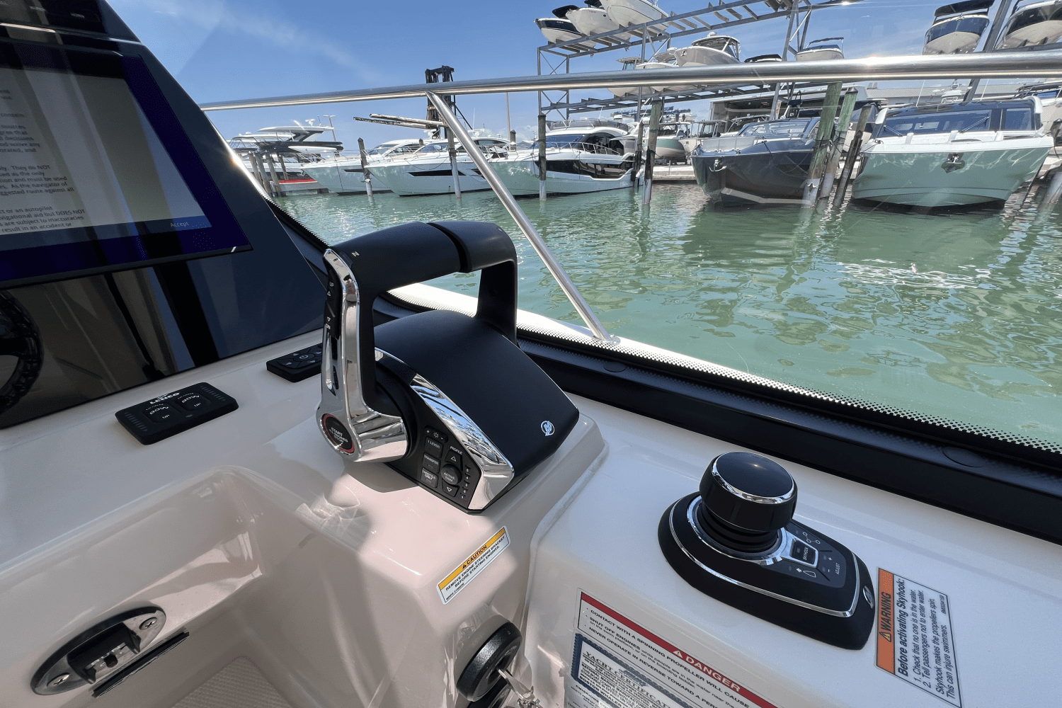 2025 Boston Whaler 325 Conquest Image Thumbnail #25