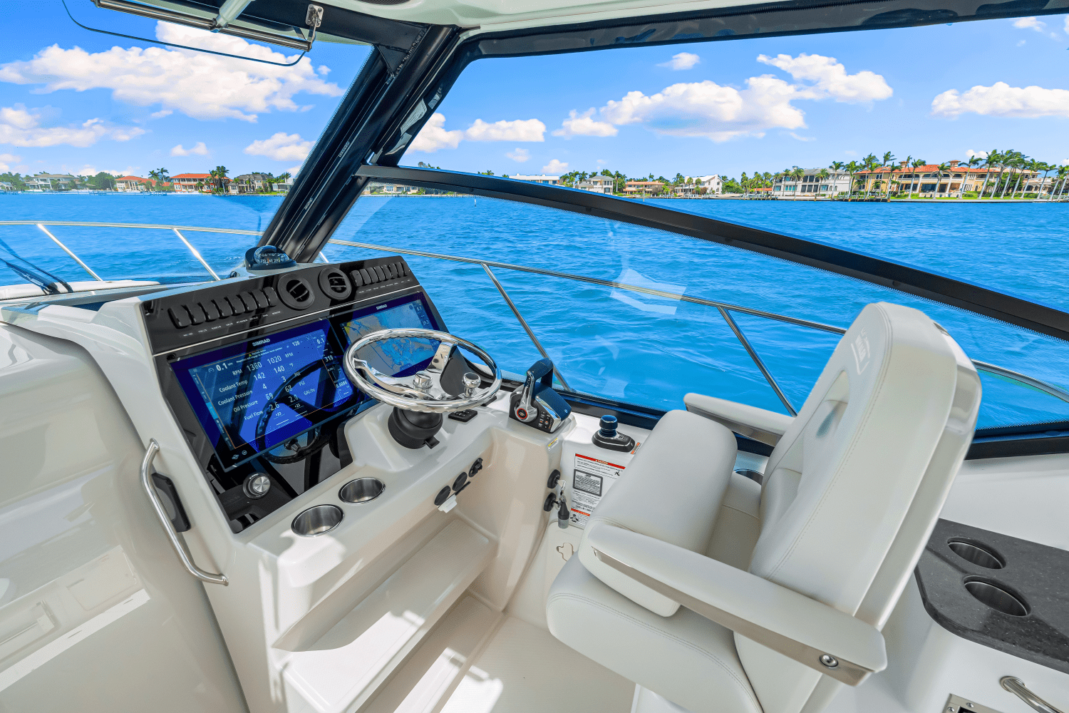 2025 Boston Whaler 325 Conquest Image Thumbnail #27