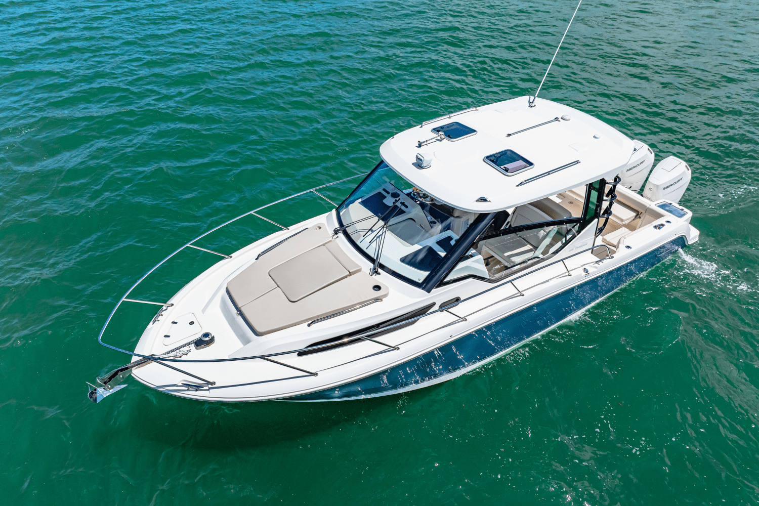 2025 Boston Whaler 325 Conquest Image Thumbnail #12