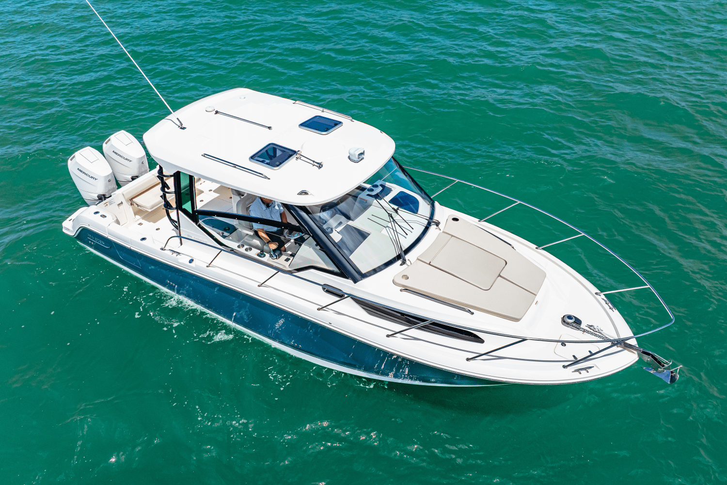 2025 Boston Whaler 325 Conquest Image Thumbnail #4