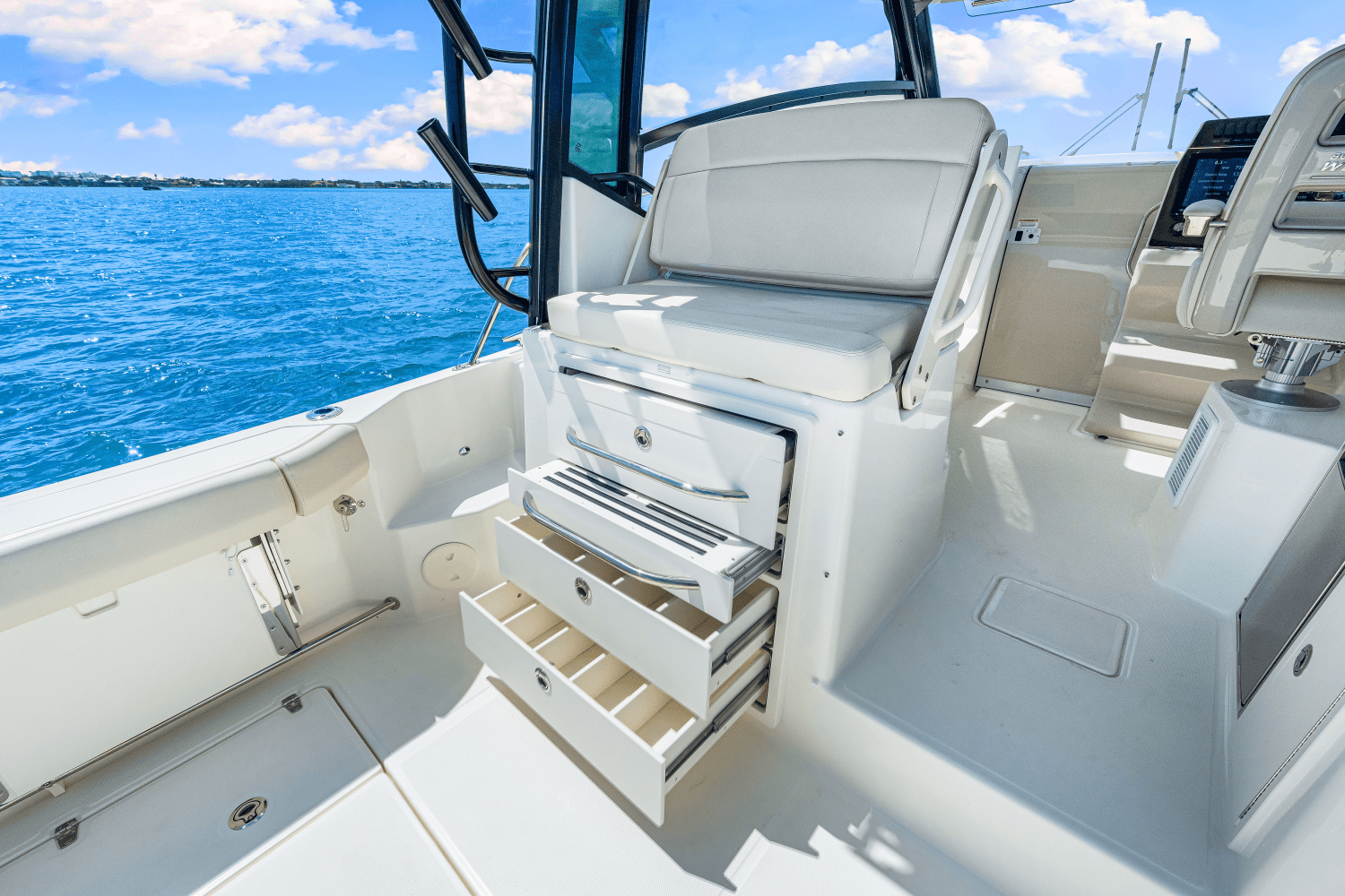 2025 Boston Whaler 325 Conquest Image Thumbnail #23