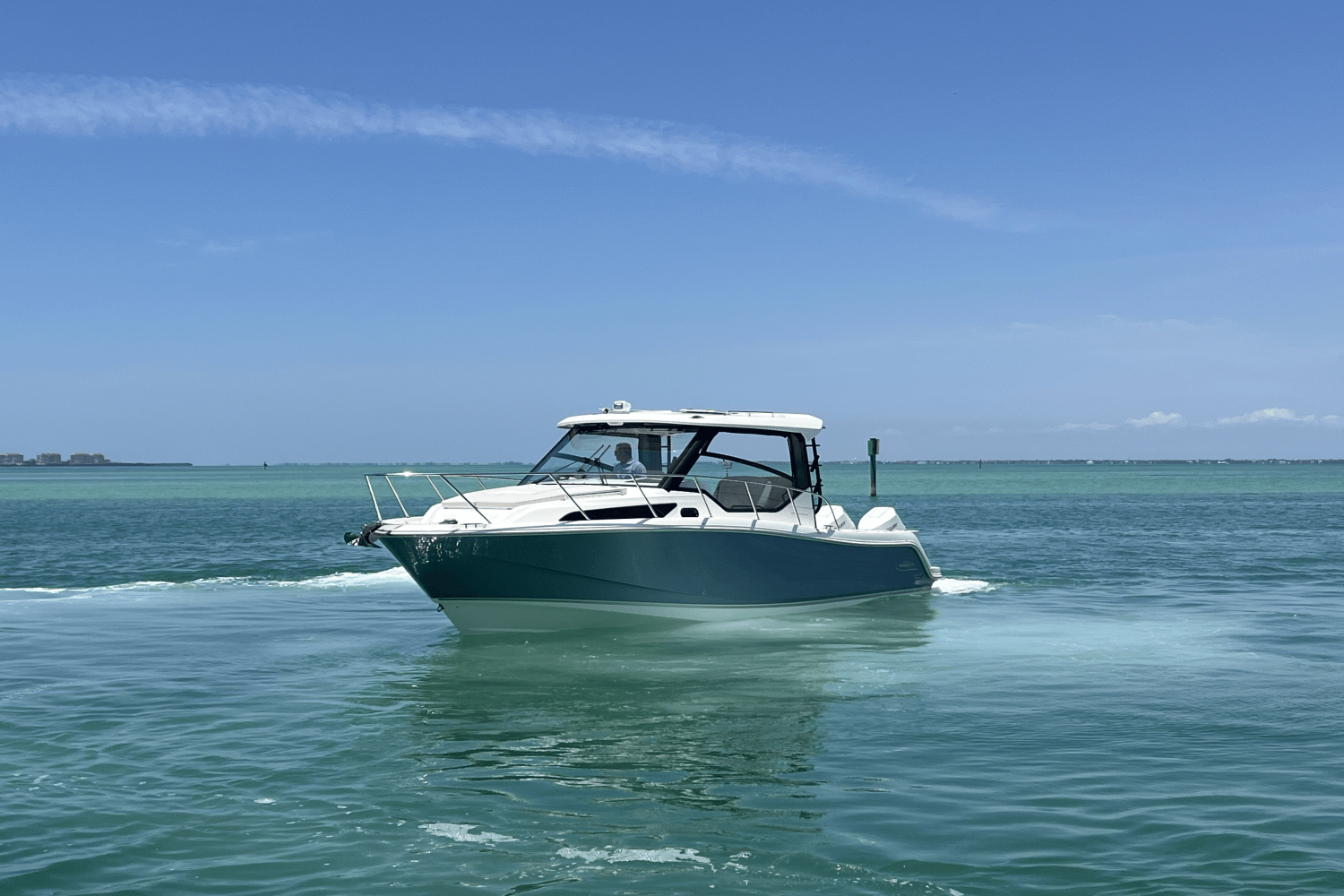 2025 Boston Whaler 325 Conquest Image Thumbnail #8
