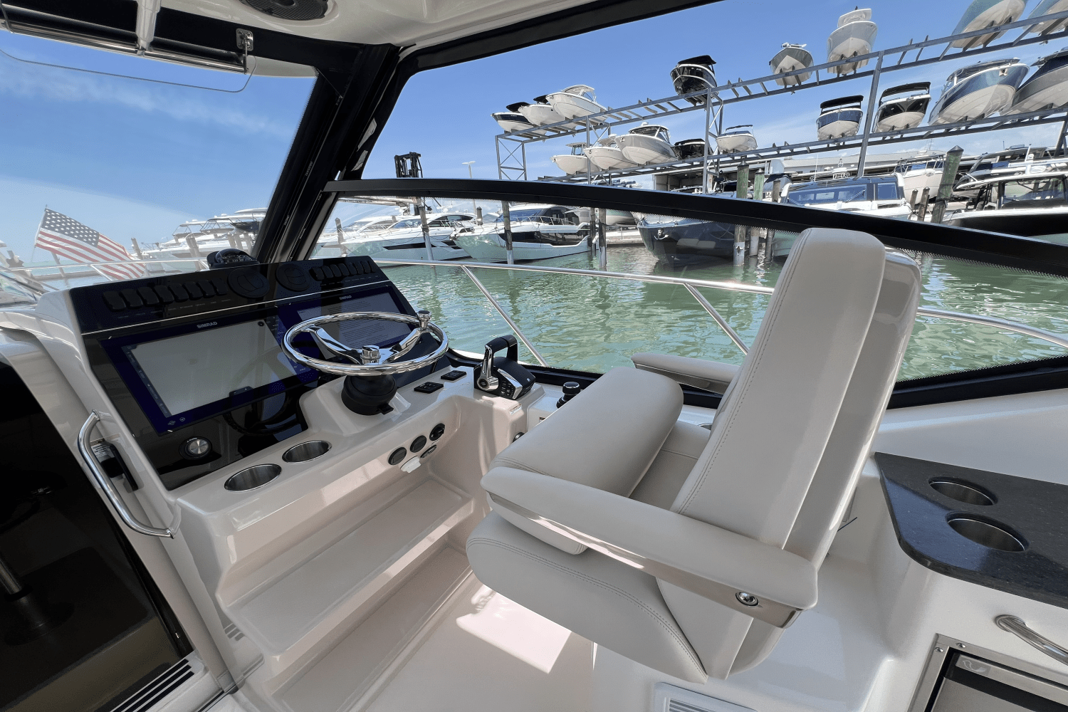 2025 Boston Whaler 325 Conquest Image Thumbnail #26