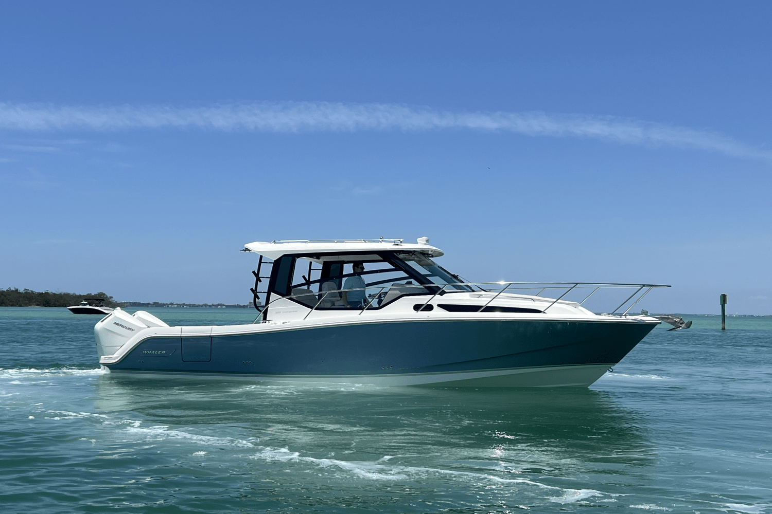 2025 Boston Whaler 325 Conquest Image Thumbnail #4