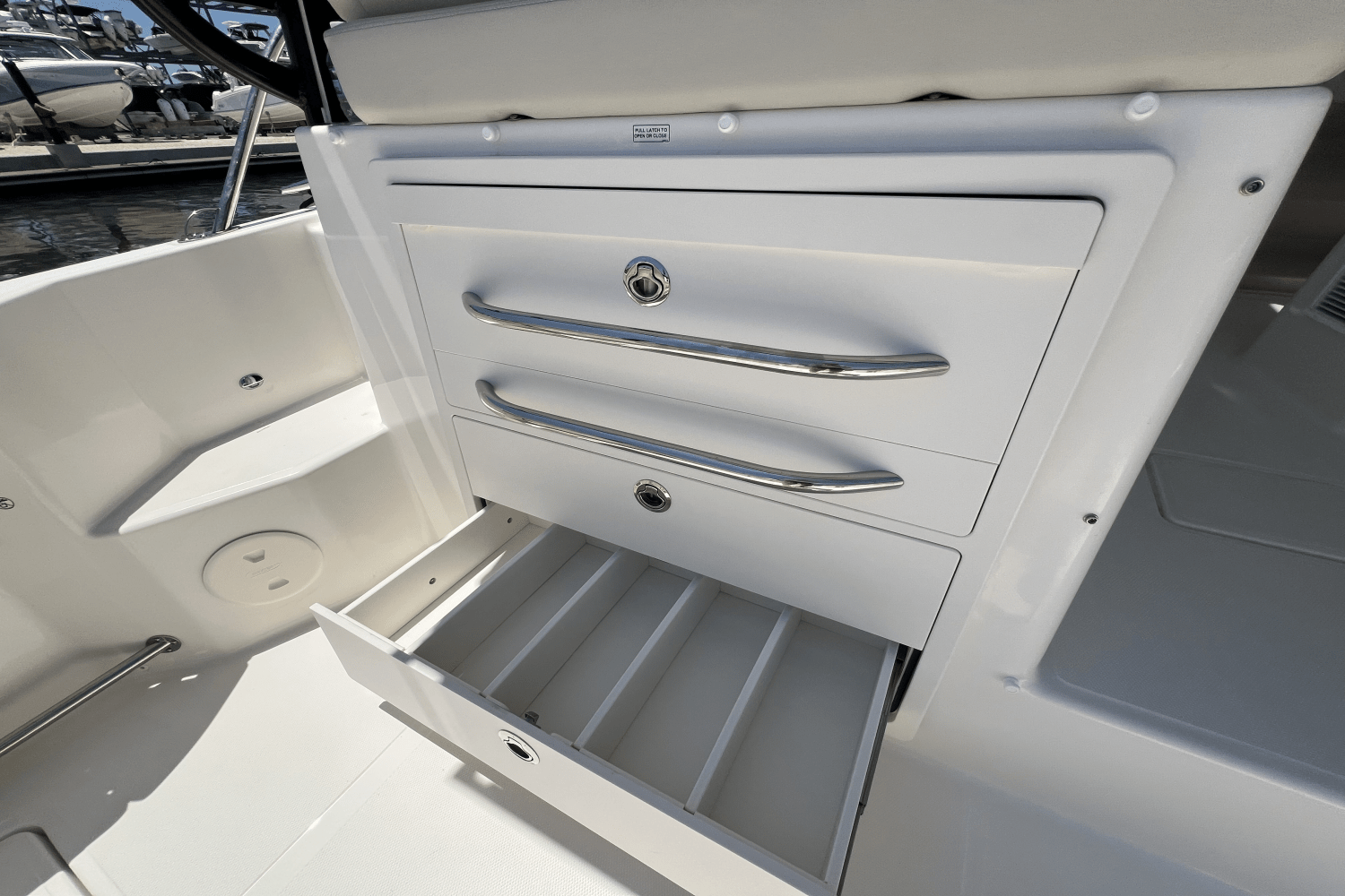 2025 Boston Whaler 325 Conquest Image Thumbnail #18
