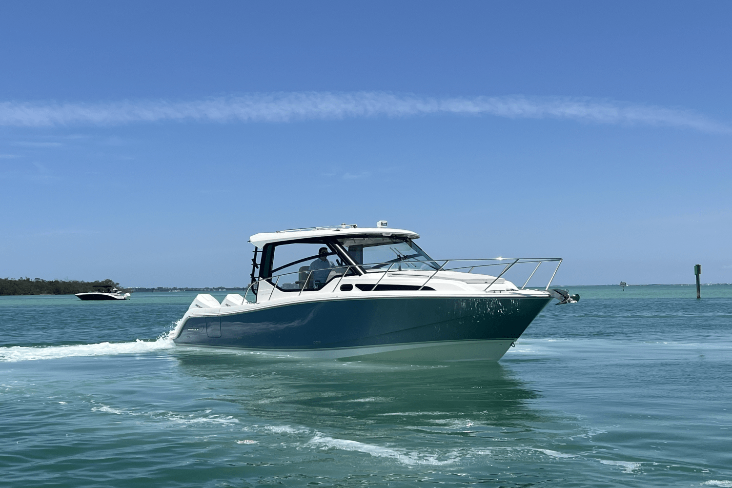 2025 Boston Whaler 325 Conquest Image Thumbnail #7