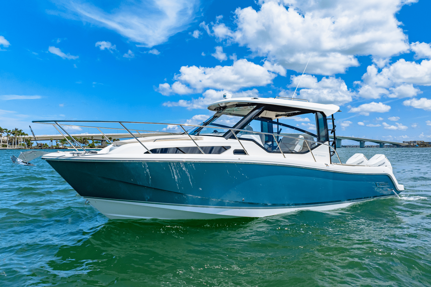 2025 Boston Whaler 325 Conquest Image Thumbnail #9