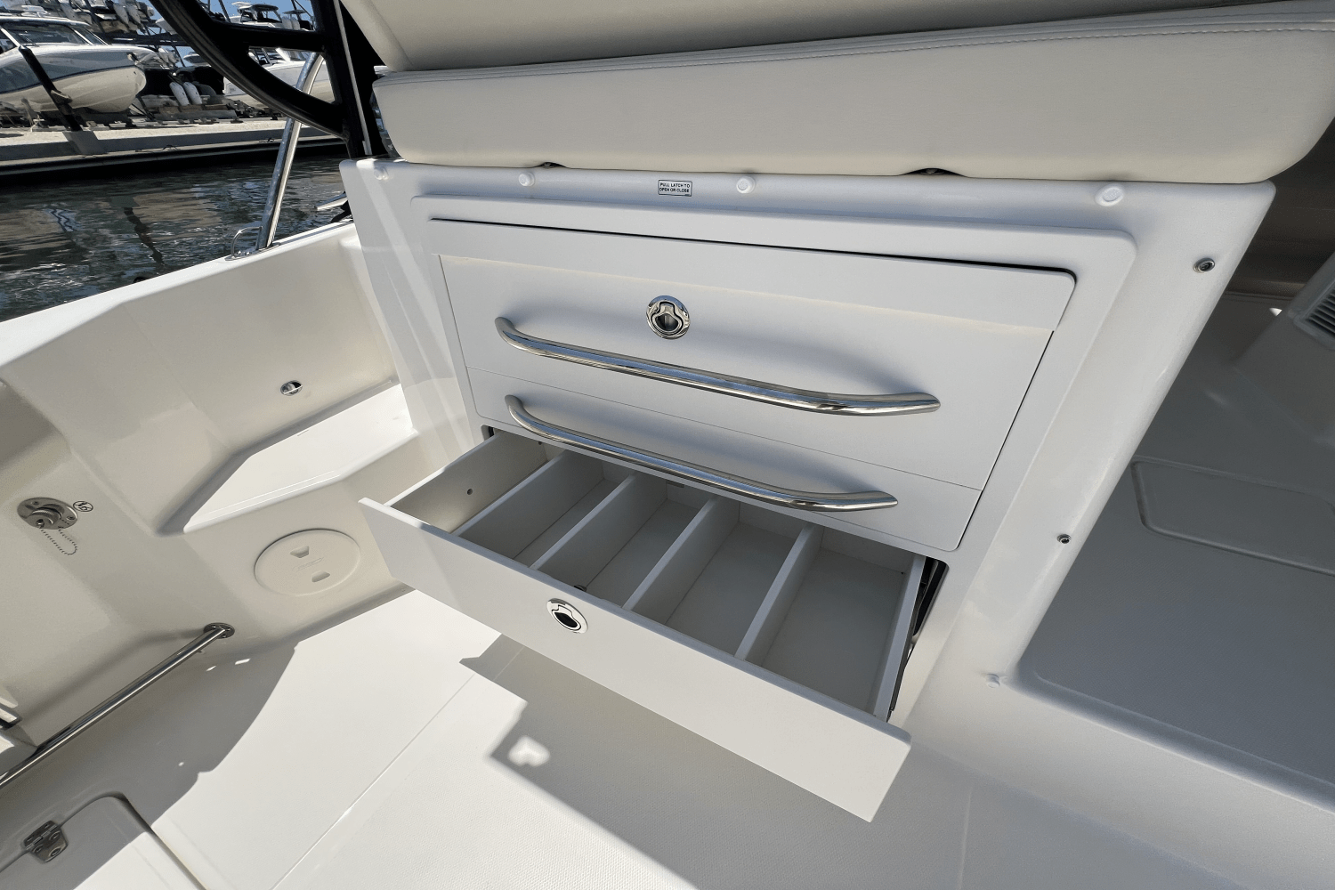 2025 Boston Whaler 325 Conquest Image Thumbnail #17