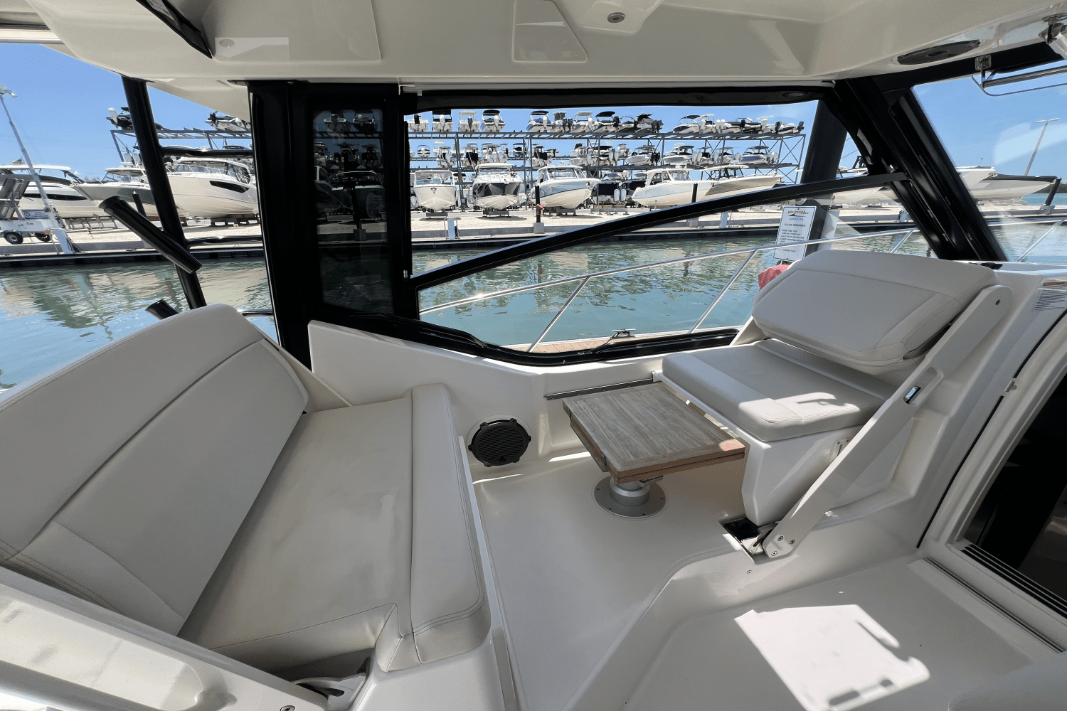 2025 Boston Whaler 325 Conquest Image Thumbnail #38