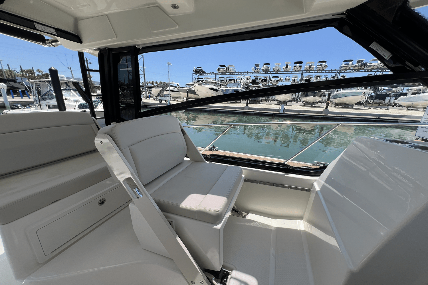 2025 Boston Whaler 325 Conquest Image Thumbnail #21