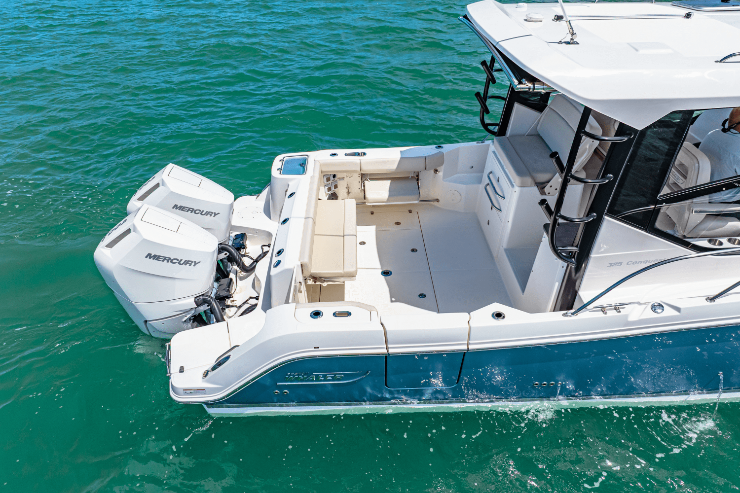 2025 Boston Whaler 325 Conquest Image Thumbnail #7