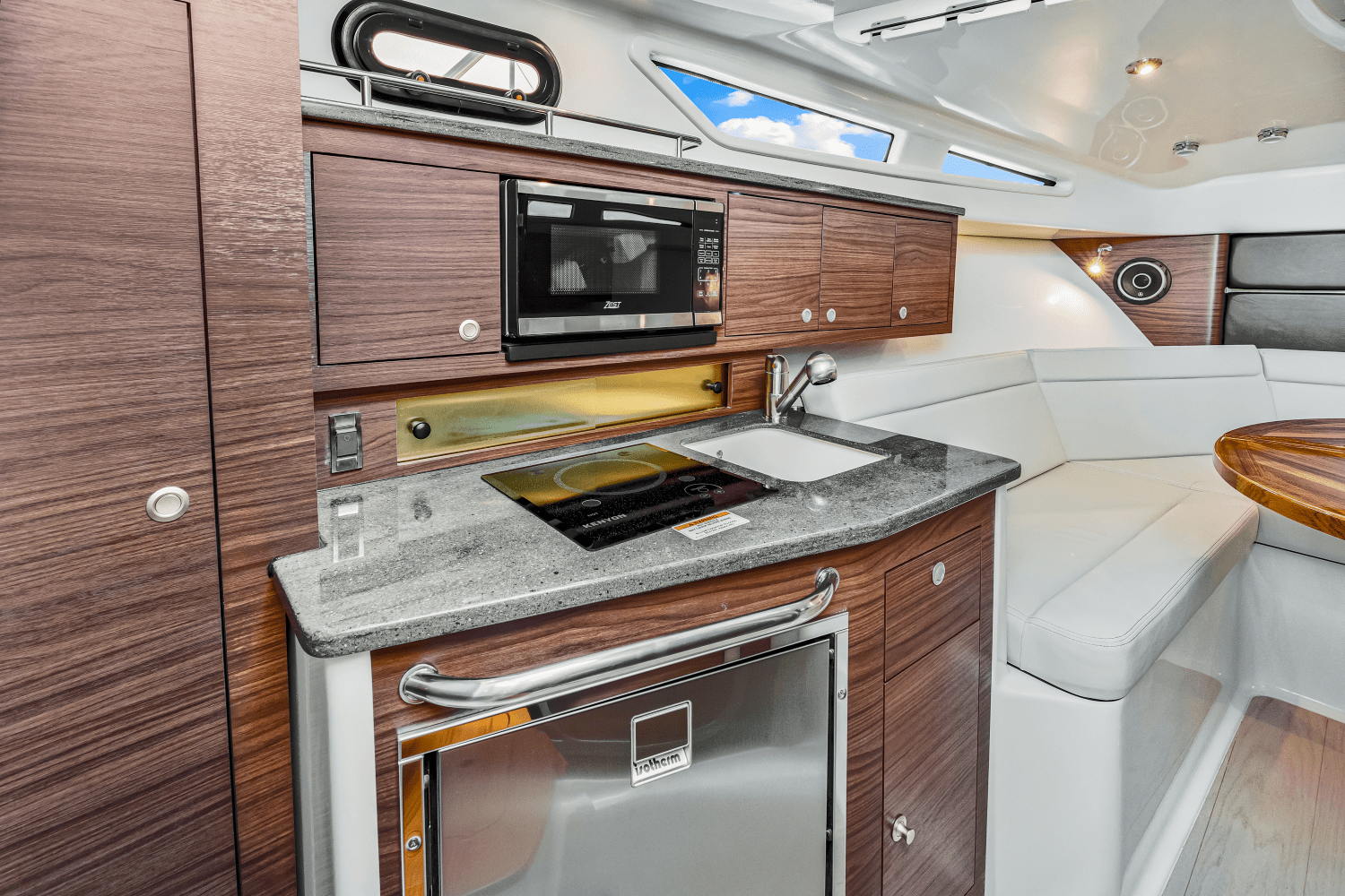 2025 Boston Whaler 325 Conquest Image Thumbnail #63
