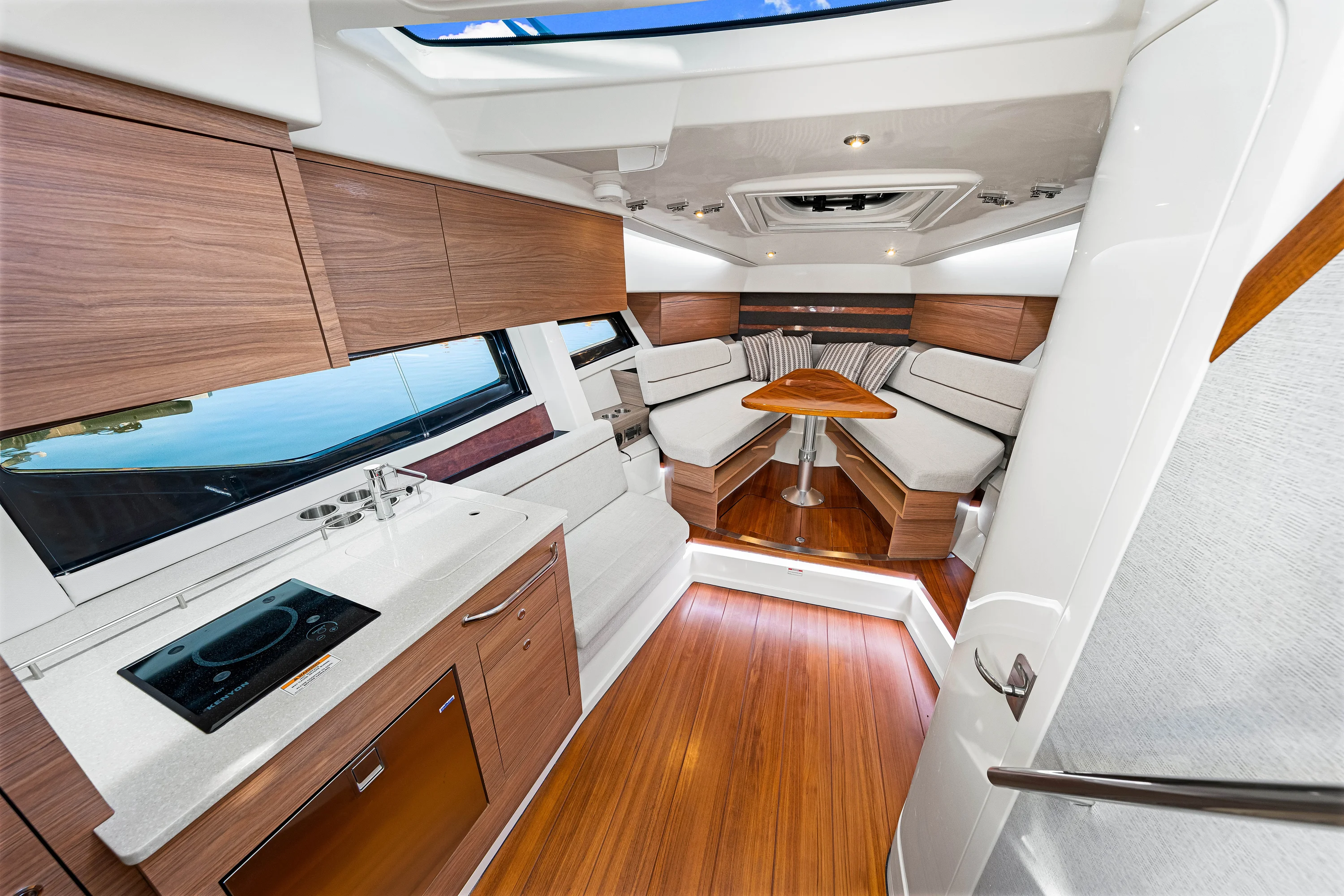 2025 Boston Whaler 365 Conquest Image Thumbnail #63