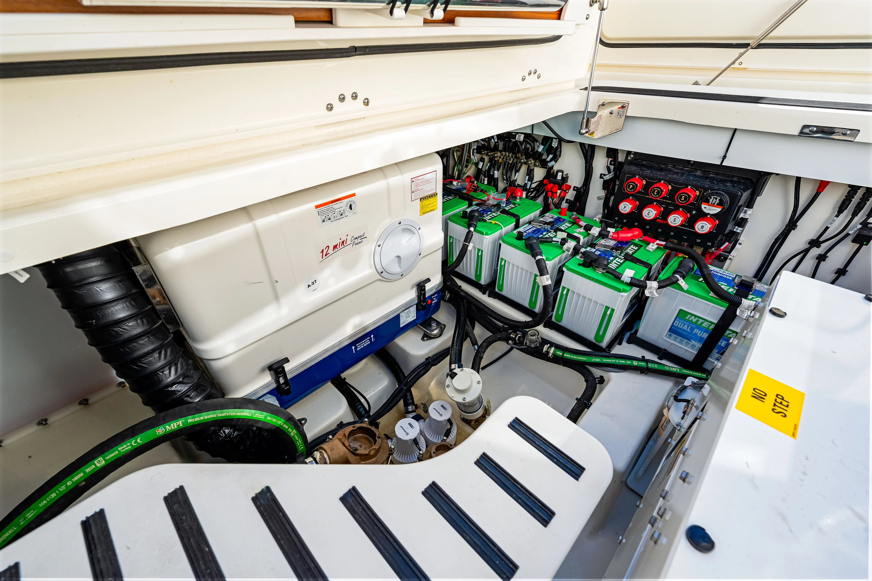 2025 Boston Whaler 365 Conquest Image Thumbnail #45