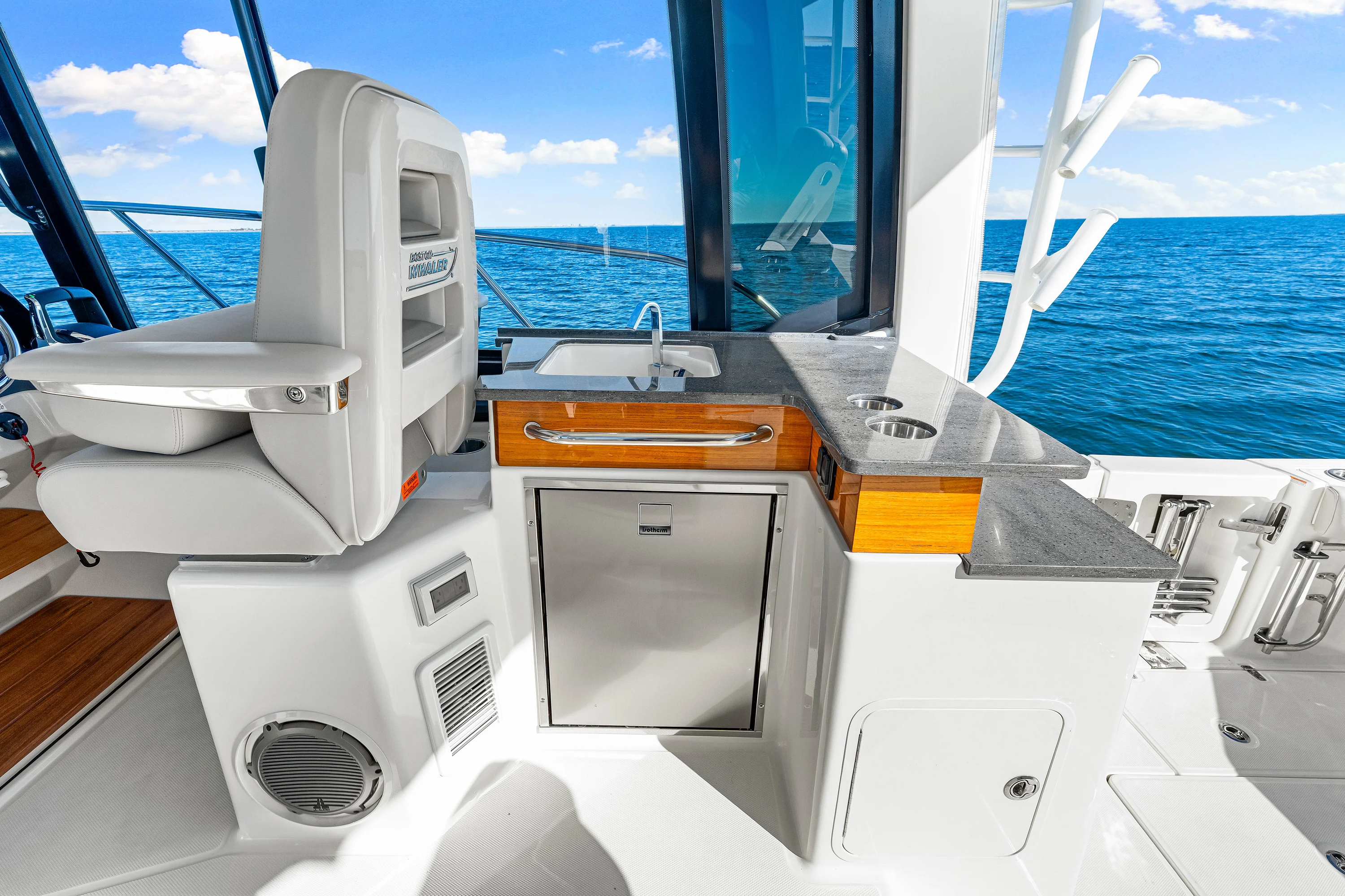 2025 Boston Whaler 365 Conquest Image Thumbnail #48