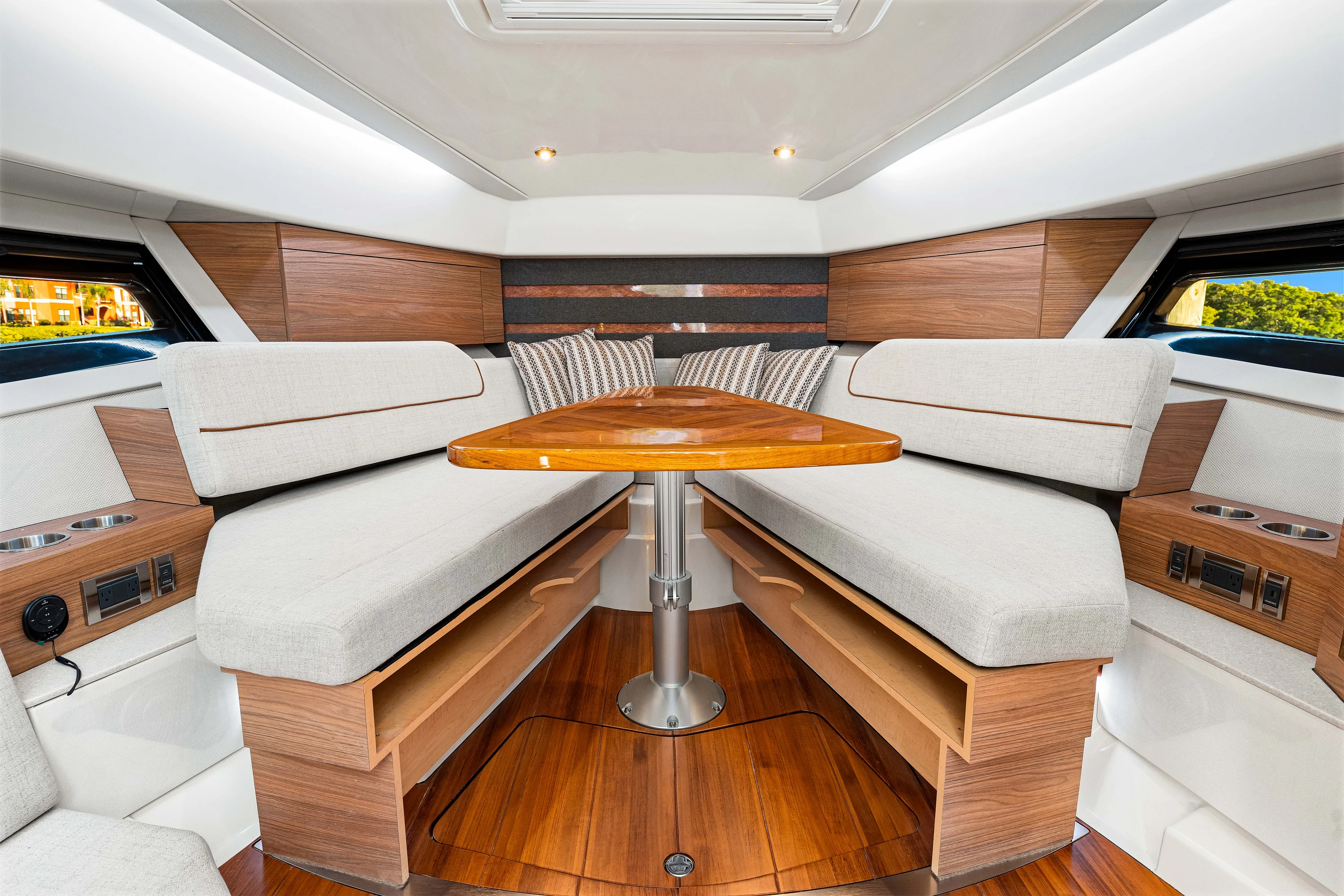 2025 Boston Whaler 365 Conquest Image Thumbnail #65