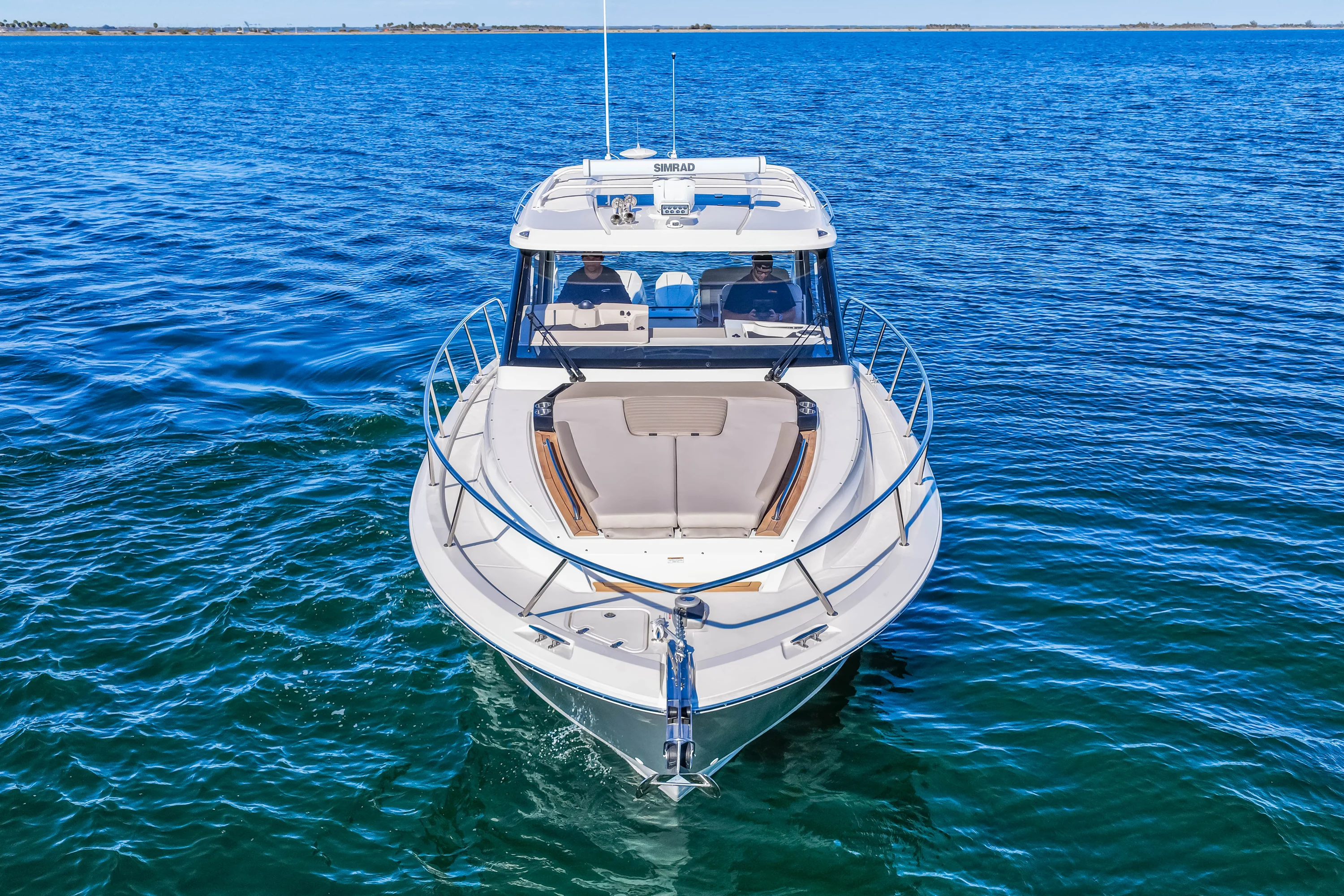 2025 Boston Whaler 365 Conquest Image Thumbnail #5