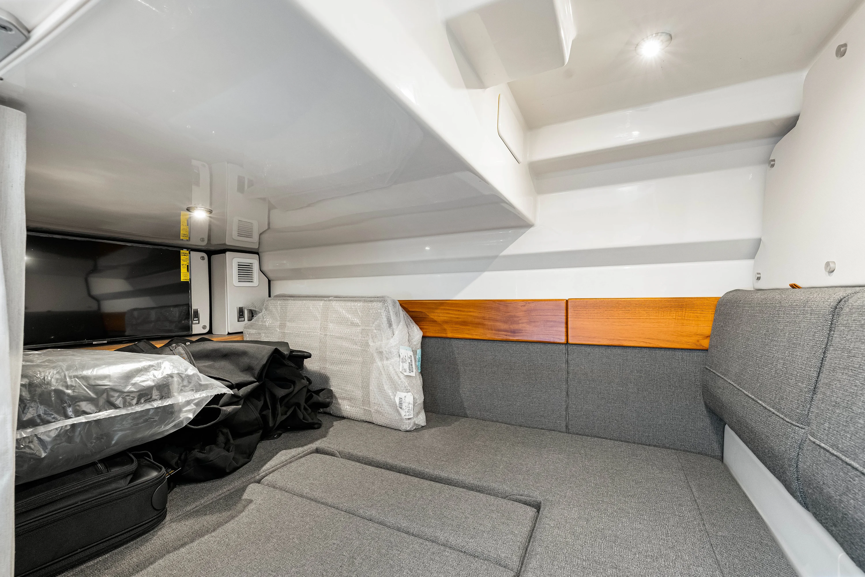 2025 Boston Whaler 365 Conquest Image Thumbnail #68