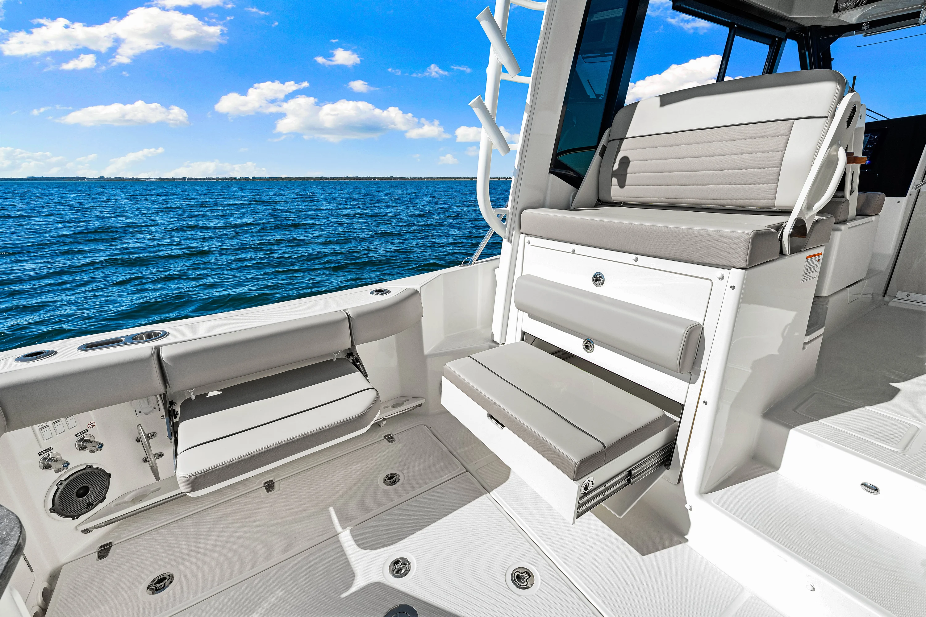 2025 Boston Whaler 365 Conquest Image Thumbnail #40