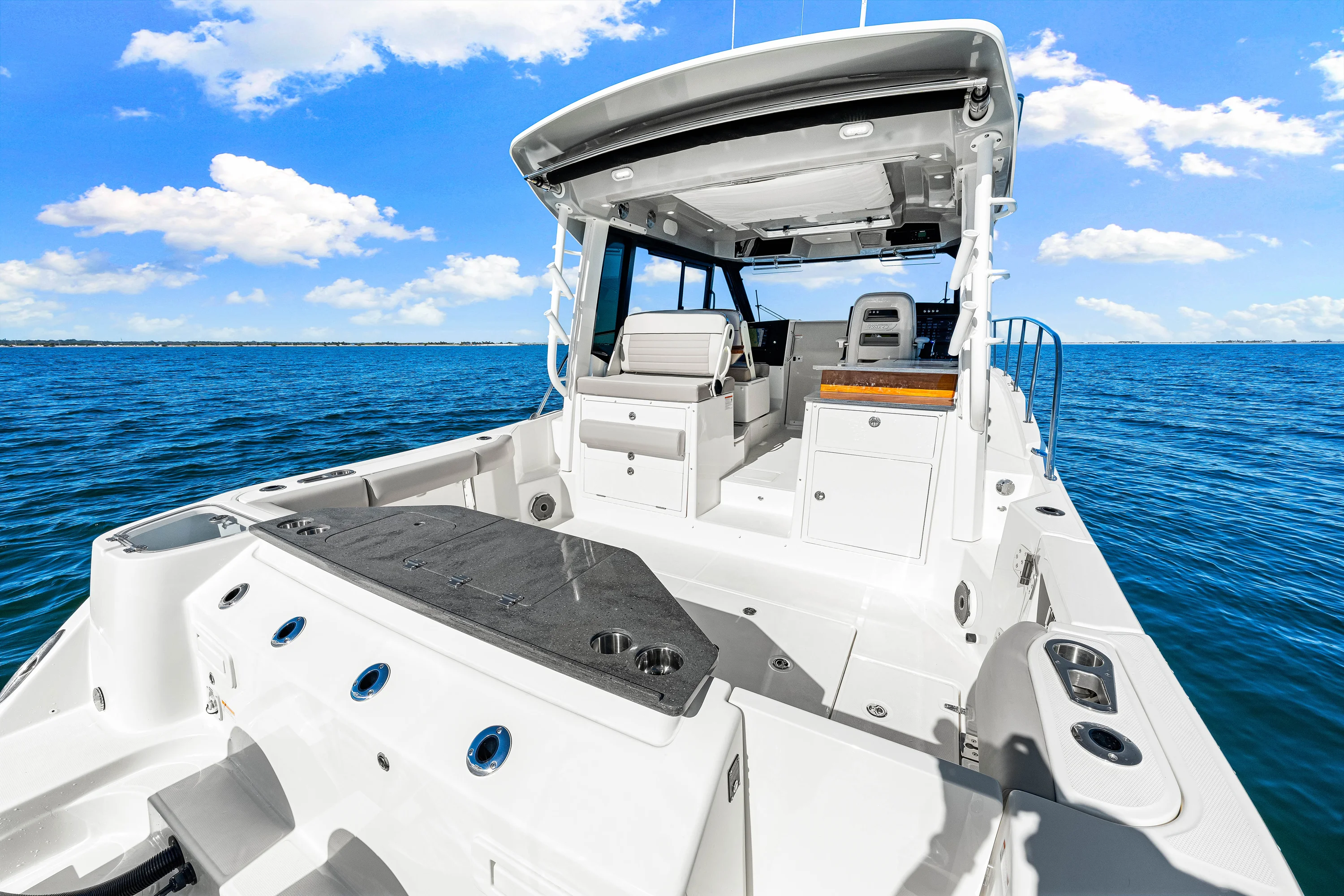 2025 Boston Whaler 365 Conquest Image Thumbnail #32